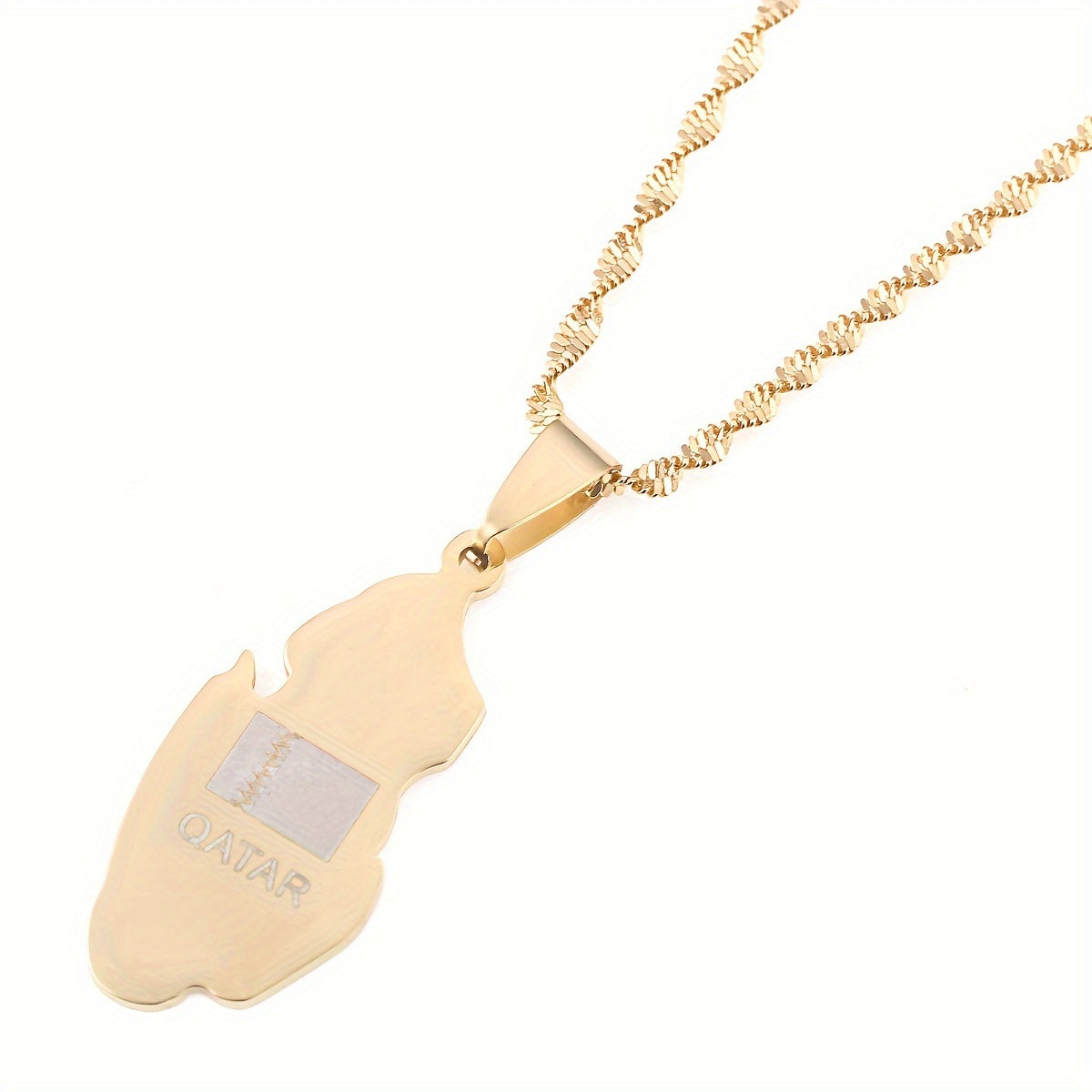 Ushbu zanglamas po'latdan yasalgan Qatar pendant marjon oddiy qabil uslubida bo'lib, kundalik va bayram kiyimlari uchun mukammaldir. U barcha fasllarga mos keladi va mozaika dizayniga ega emas.