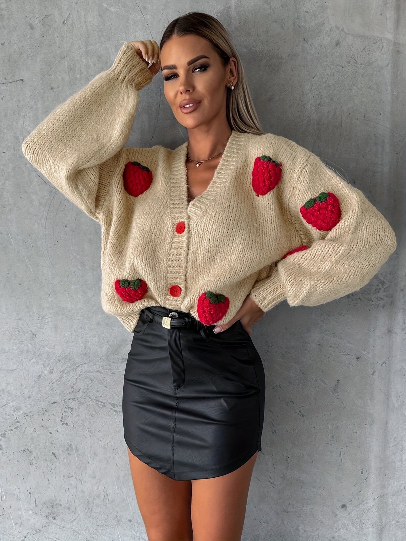 Cárdigan de mujer talla grande beige con hombros caídos para otoño e invierno