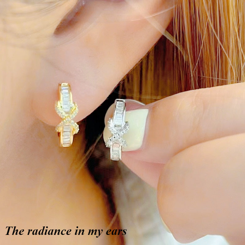 Zamonaviy va Minimalist Moissanite Xoch Halqali Momoqlar, 925 Silver Qoplamasi va Mis bilan Yasalgan, Har Kuni va Maxsus Tadbirlar Uchun Mukammal, Har Fasl Uchun Porloq Zargarlik