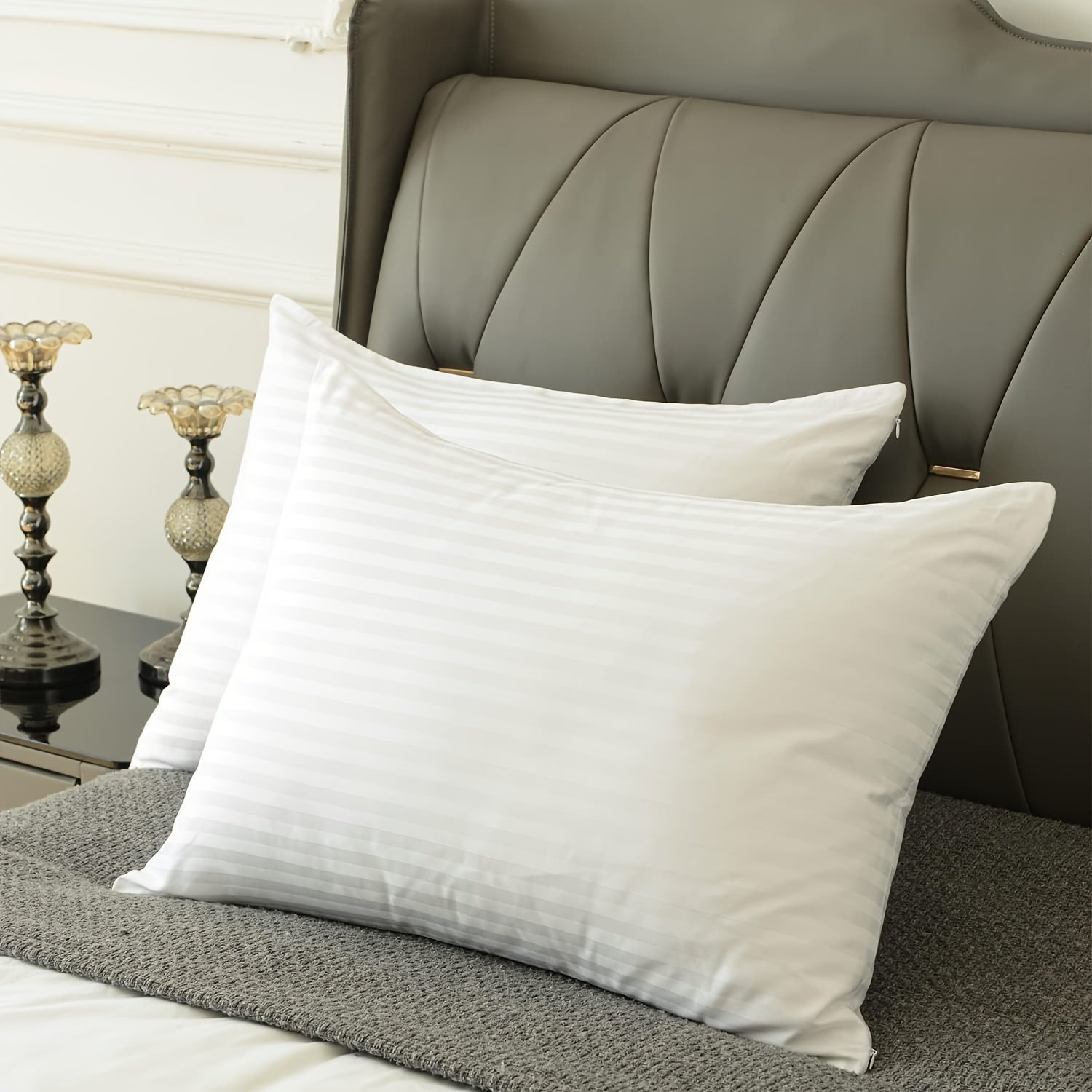 Роскошный набор из 2/4 полосатых защитных наволочек с молнией - изготовлены из мягкого, дышащего полиэстера для наволочек без катышков. Идеально подходит для домашнего и гостевого использования, отличный подарок на День матери. Легко стирать в машине.