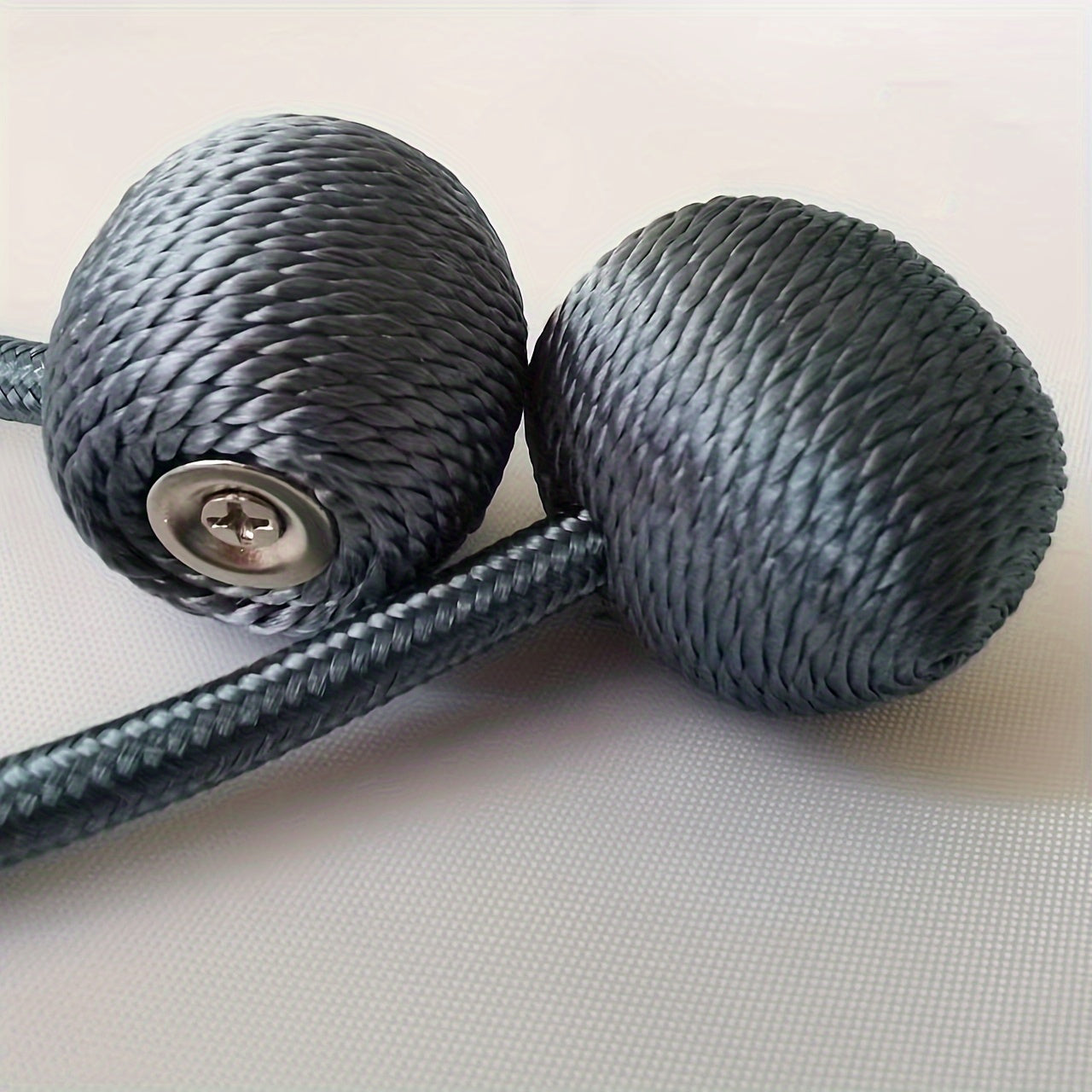 Cierre de cortina magnético con extremos esféricos dorados para soporte de cortina de ducha en baño