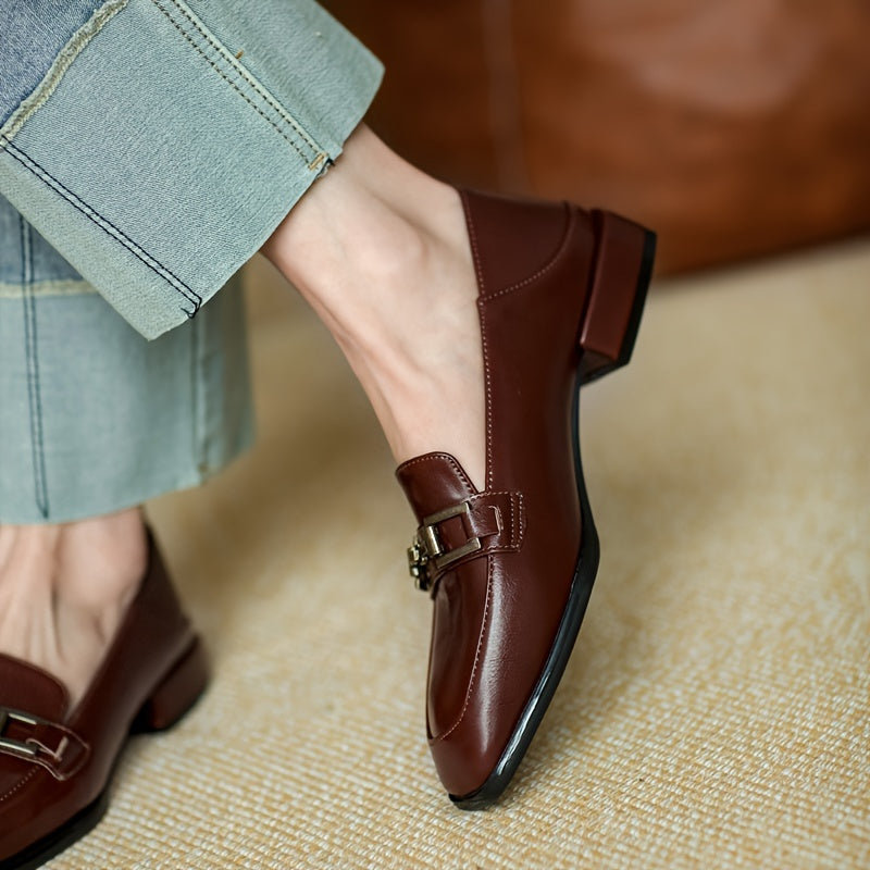 Элегантные ретро черные лоферы с золотистой пряжкой, массивным каблуком и квадратным носком. Универсальная повседневная обувь для всех сезонов, не подлежит стирке.