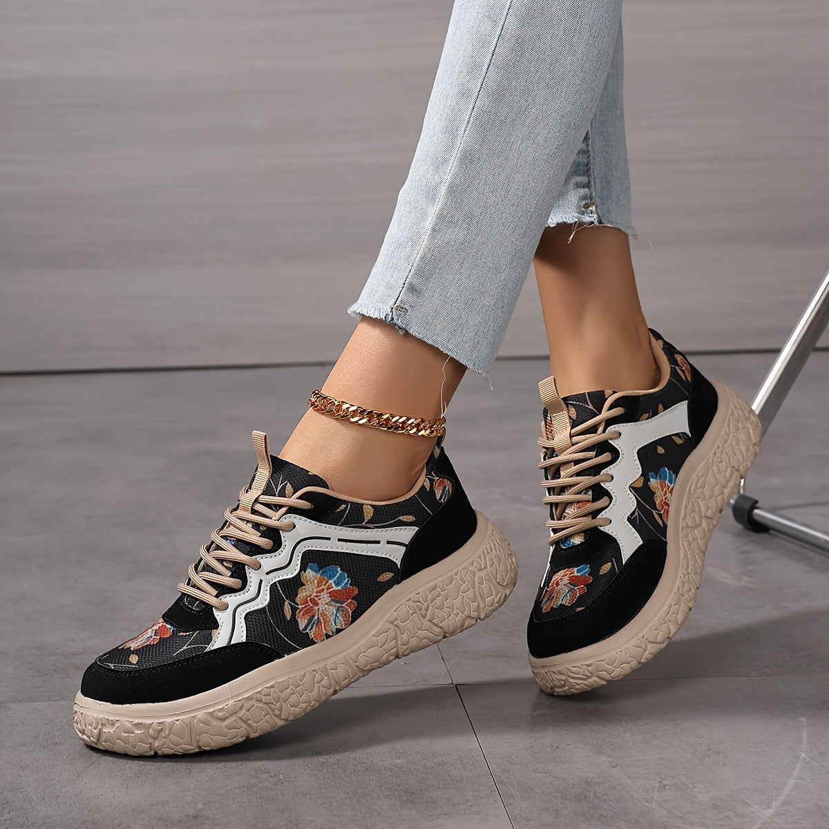 Women's Casual Floral Lace-Up Sneakers Lightweight Breathable Mesh Outdoor Shoes
