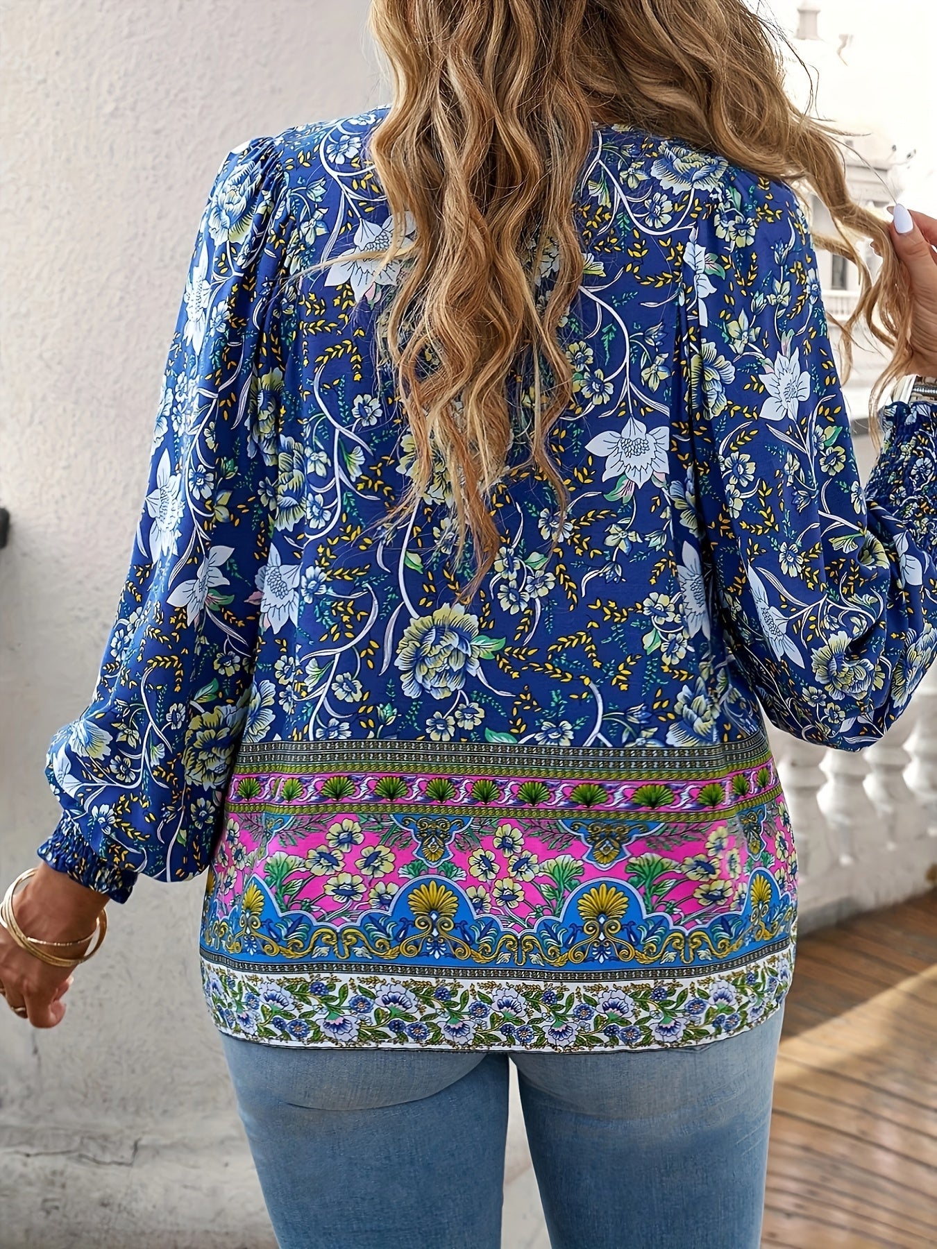 Plus Size Women's Floral Print Long Sleeve Blouse with Smocked Cuffs
