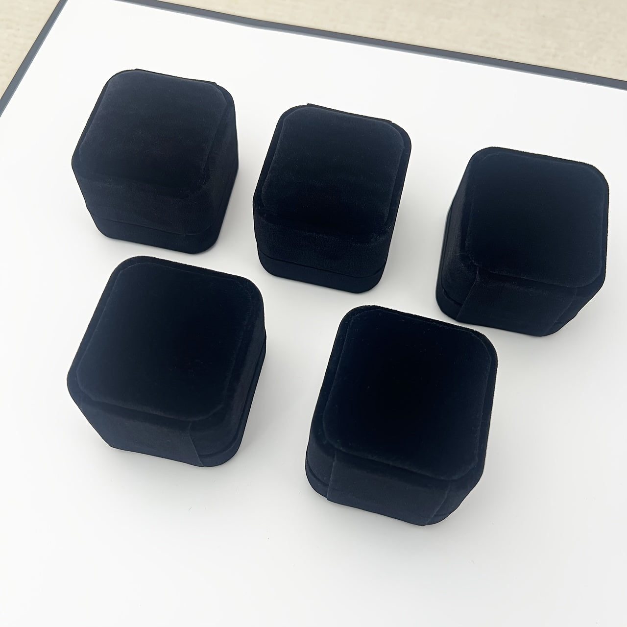 Набор из 5 бархатных шкатулок для украшений с застежкой-кнопкой для колец и подарков