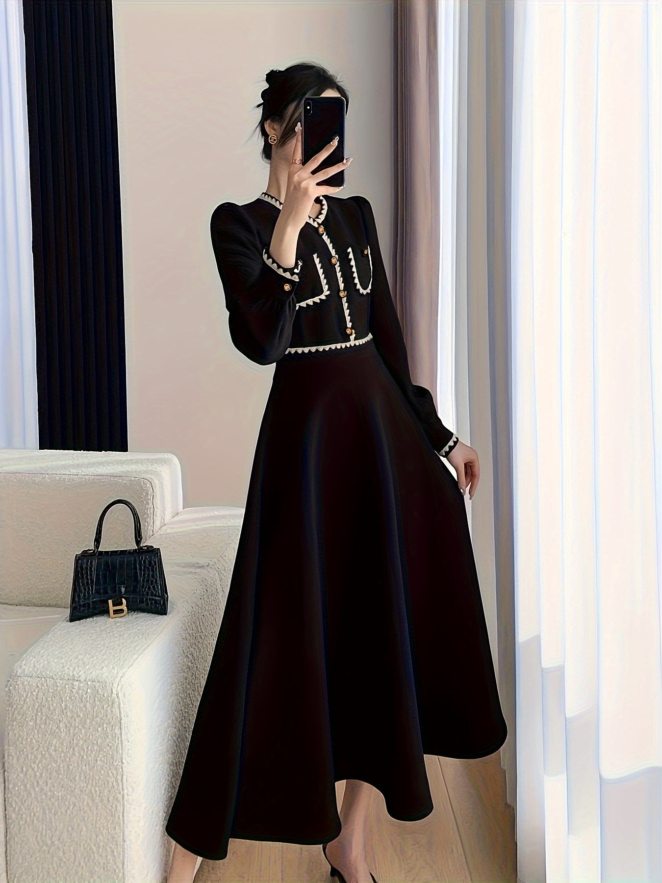 Ayollar uchun uzun yengli, V-shaklidagi va polyester matodan tayyorlangan elegant A-siluetli ko'ylak. Mashinada yuvish mumkin va bahor, yoz va kuz modasi uchun mos.