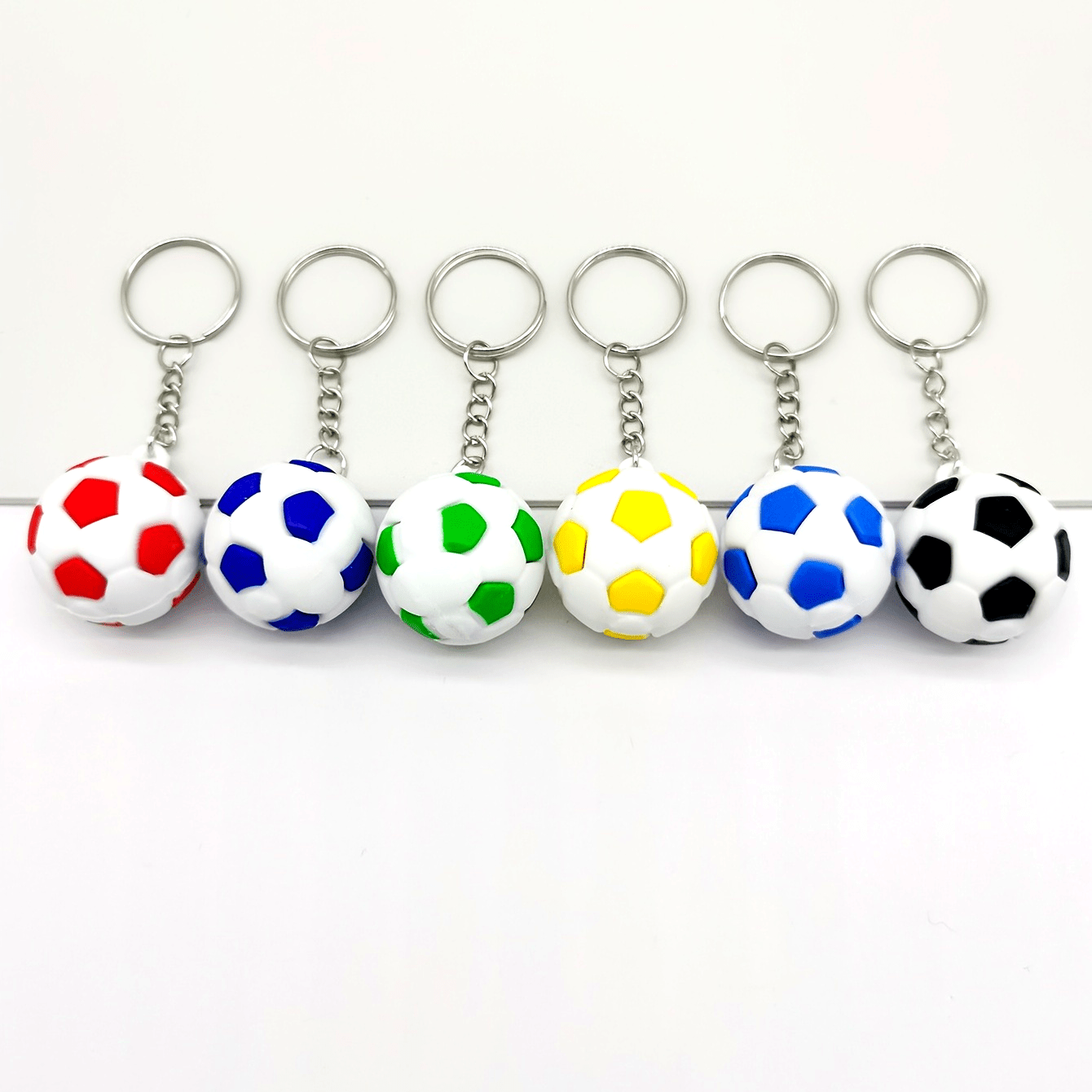 Conjunto de 6 llaveros de fútbol en PVC, colgantes y charms para bolsa