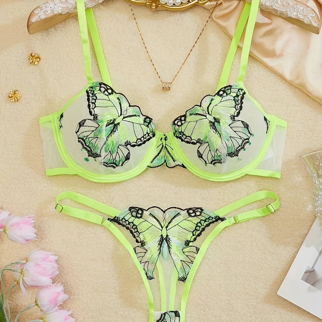 Lingerie Set Three-Point Lace with Contrast Color Details Bra and Thong for Women