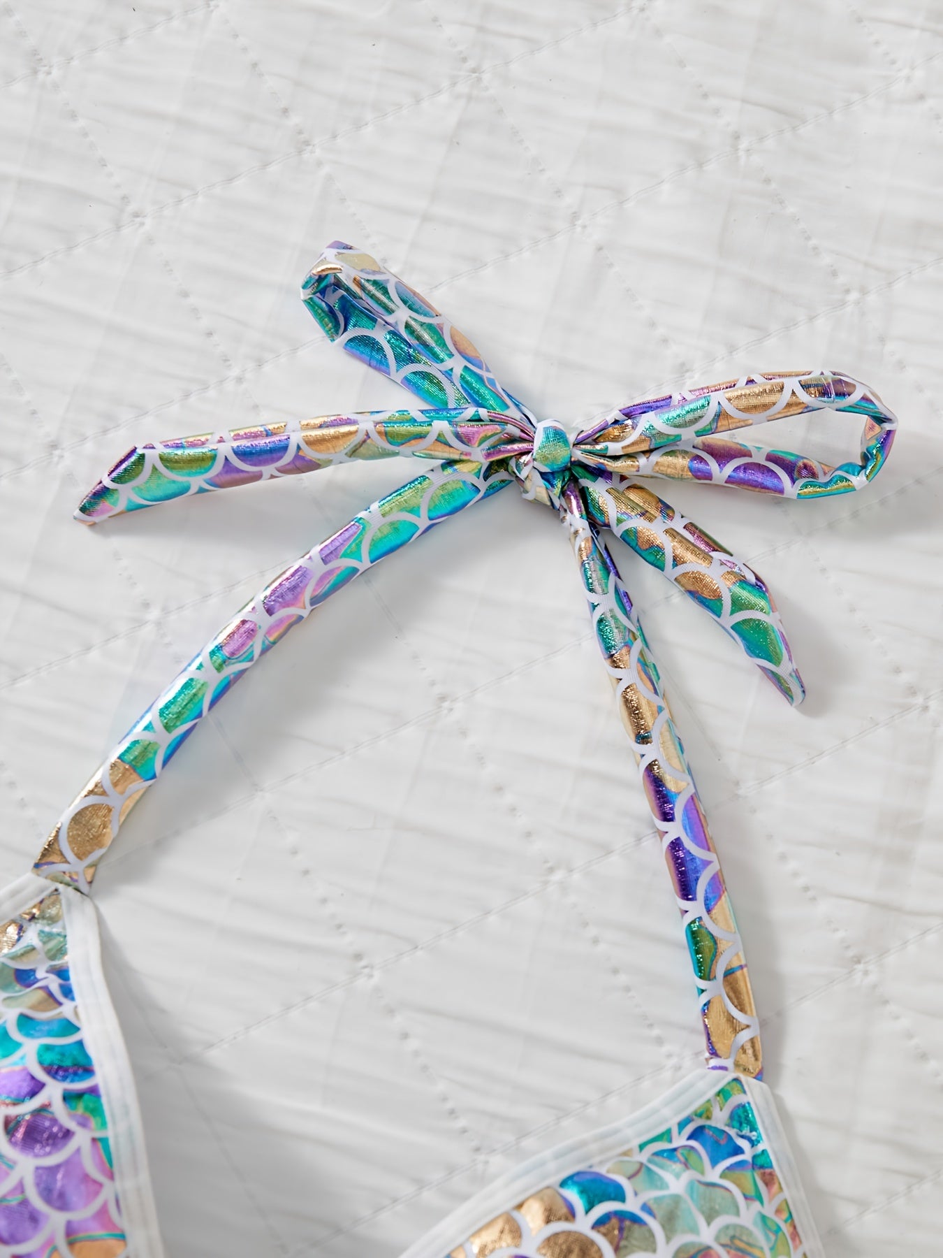 Ayollar uchun mermaid ichki kiyim to'plami.