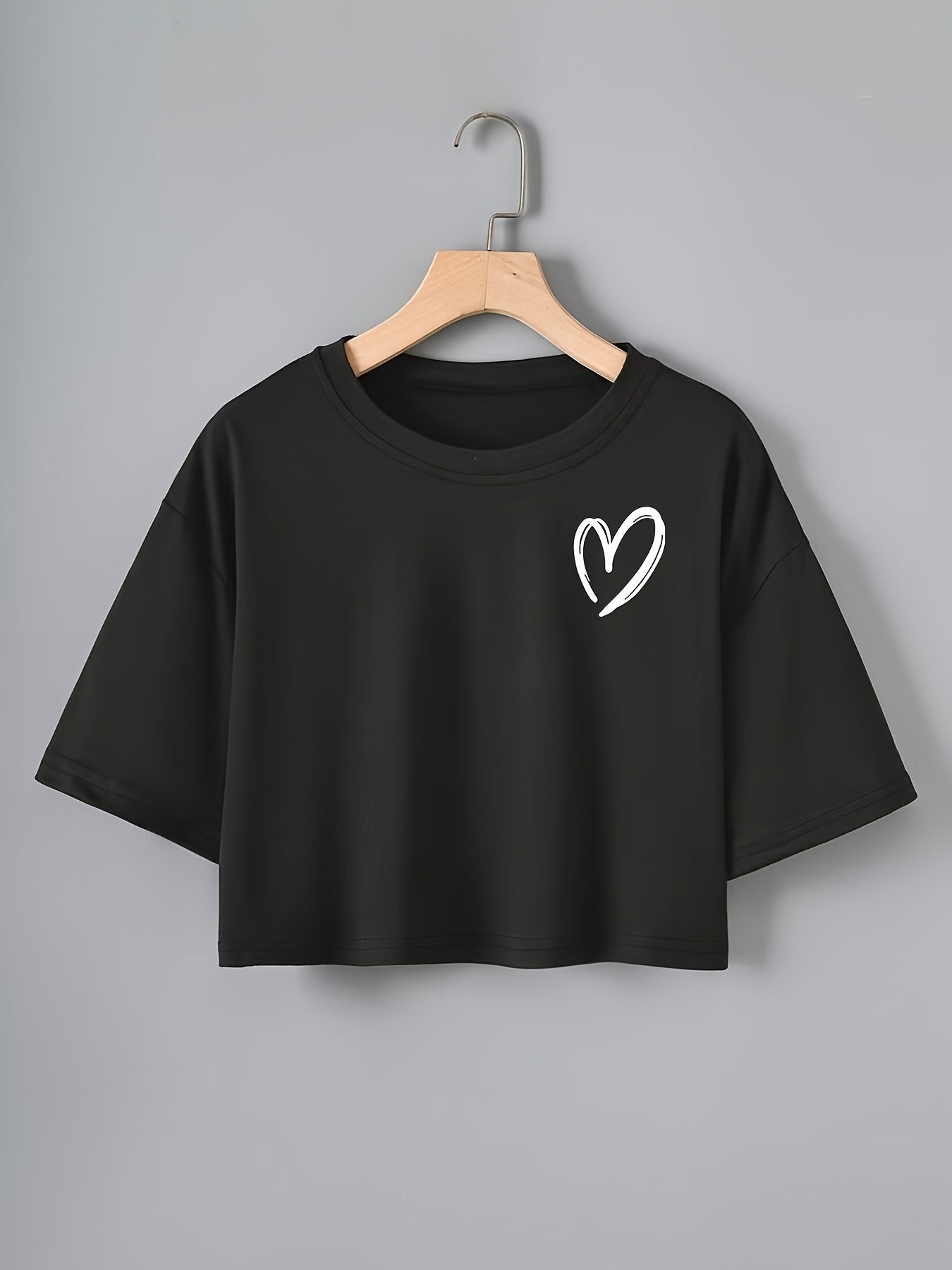 Women's Black Heart Pattern T-Shirt with Crew Neck Short Sleeves for Casual and Sporty Wear