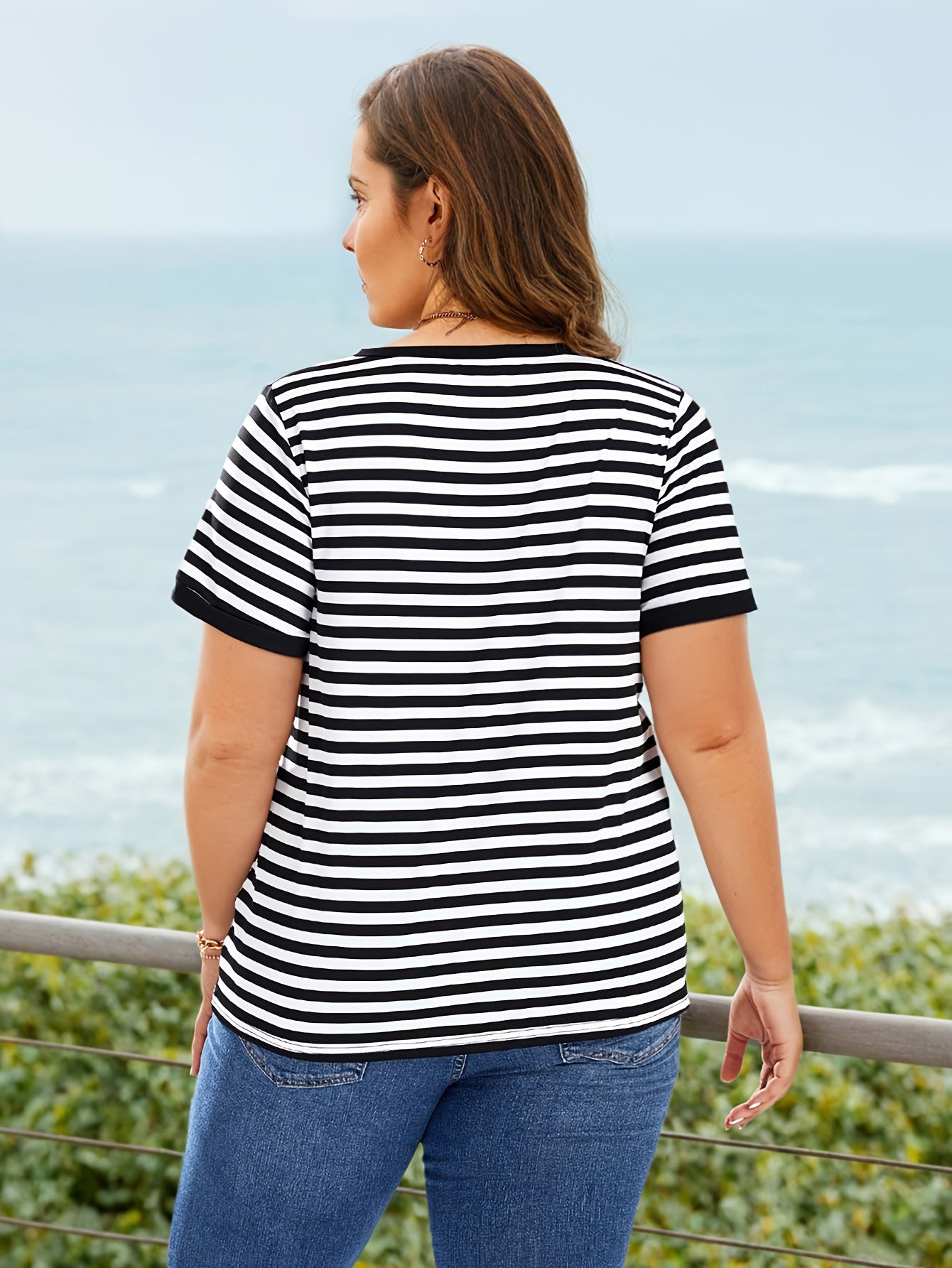 Plus Size Women's Striped Notch Neck Contrast Color T-Shirt