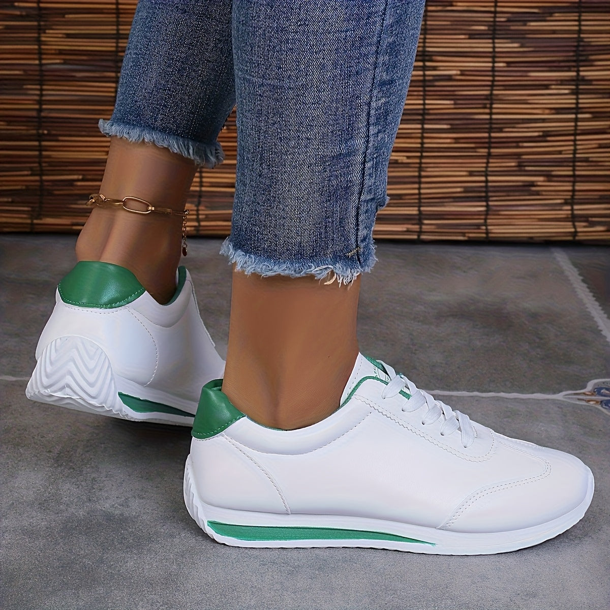 Women's White Low-Top Sneakers Lightweight Breathable Casual Shoes