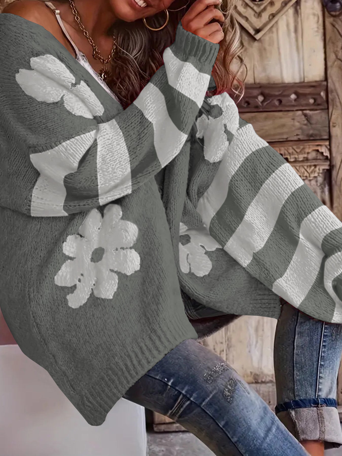 Plus Size Women's Floral V-Neck Cardigan Lightweight Knit Sweater for Fall Winter