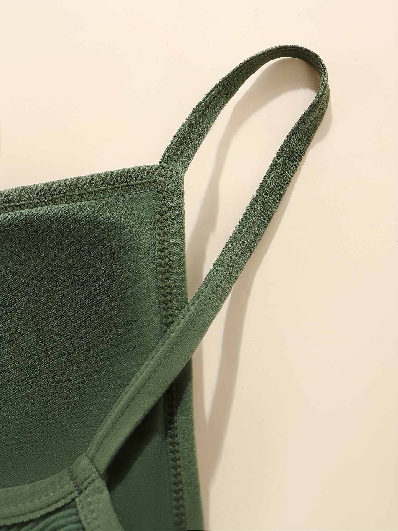 8-упаковка беспроводных рифленых топов-бра, дышащих и удобных для спорта и повседневной носки.