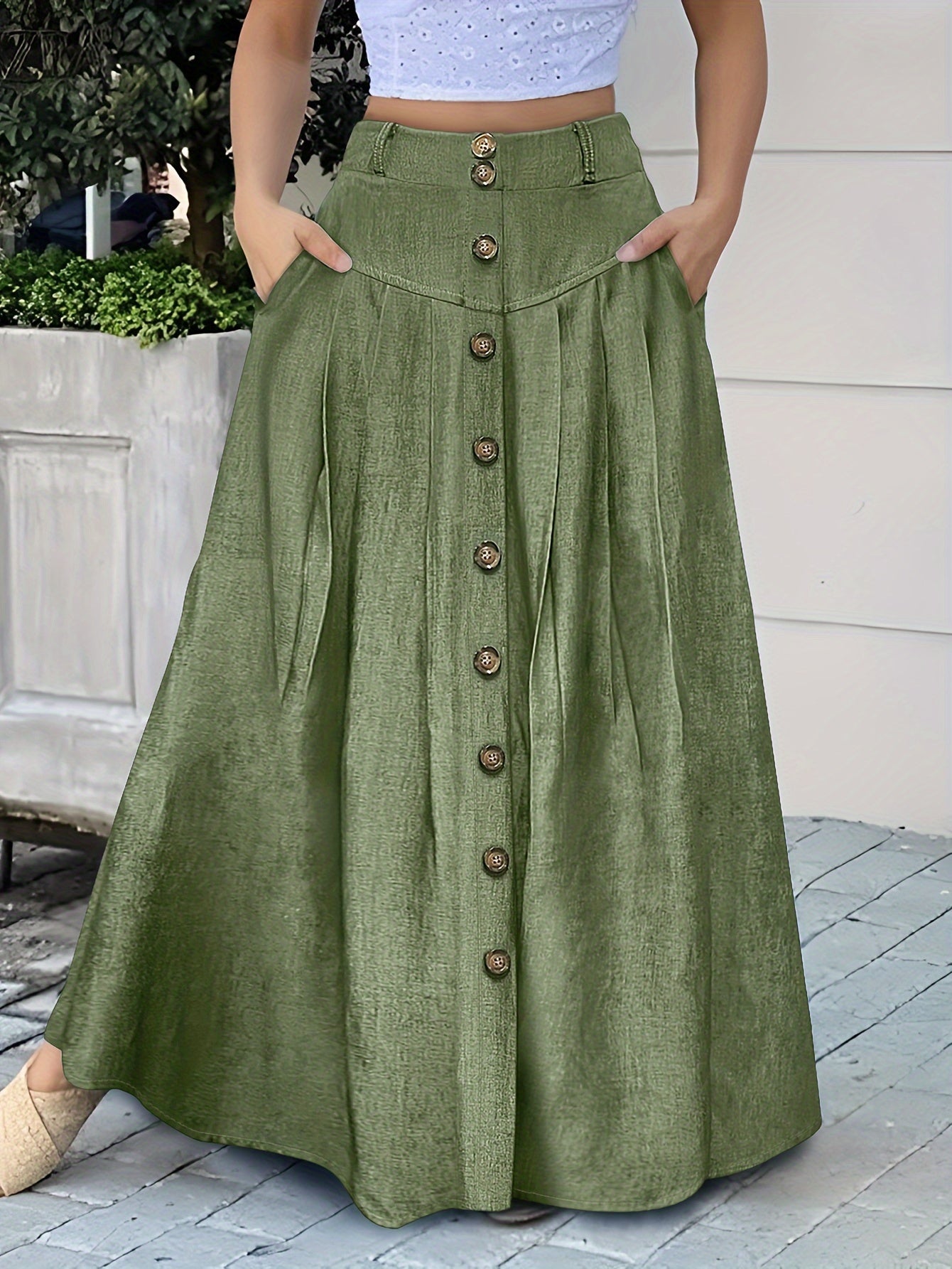 Women's Solid Color Woven Polyester Skirt with Dual Pocket Button Front for Spring and Summer