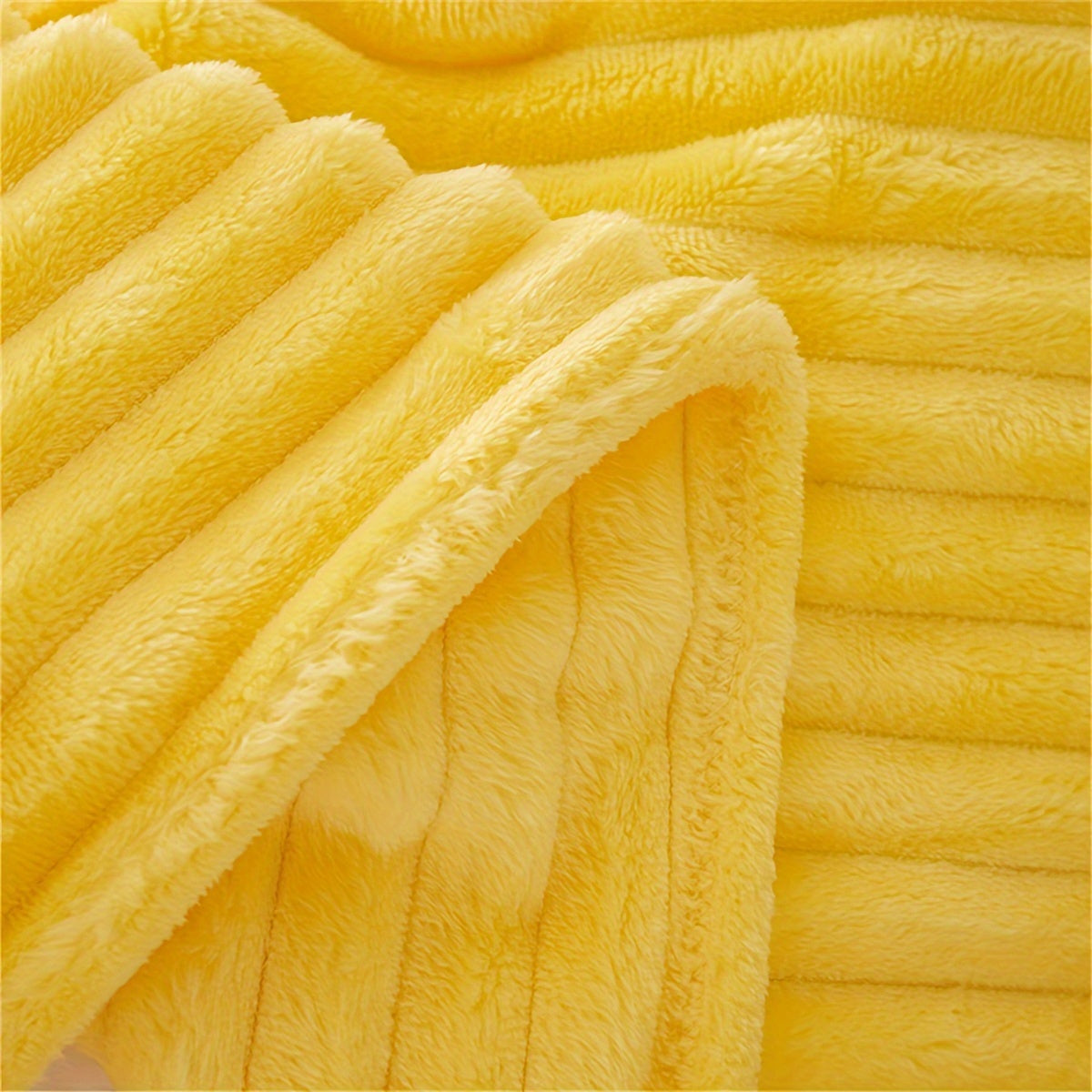 Yumshoq va qulay plush ko'rpa, sayohat, divan, yotoq va uy bezatish uchun mukammal. Oila va do'stlar uchun ideal sovg'a. Bu issiq ko'rpa divanda, ofisda, yotoqda yoki tabiatda uxlab olish uchun juda yaxshi. Har mavsum uchun ko'p maqsadli sovg'a ko'rpasi.