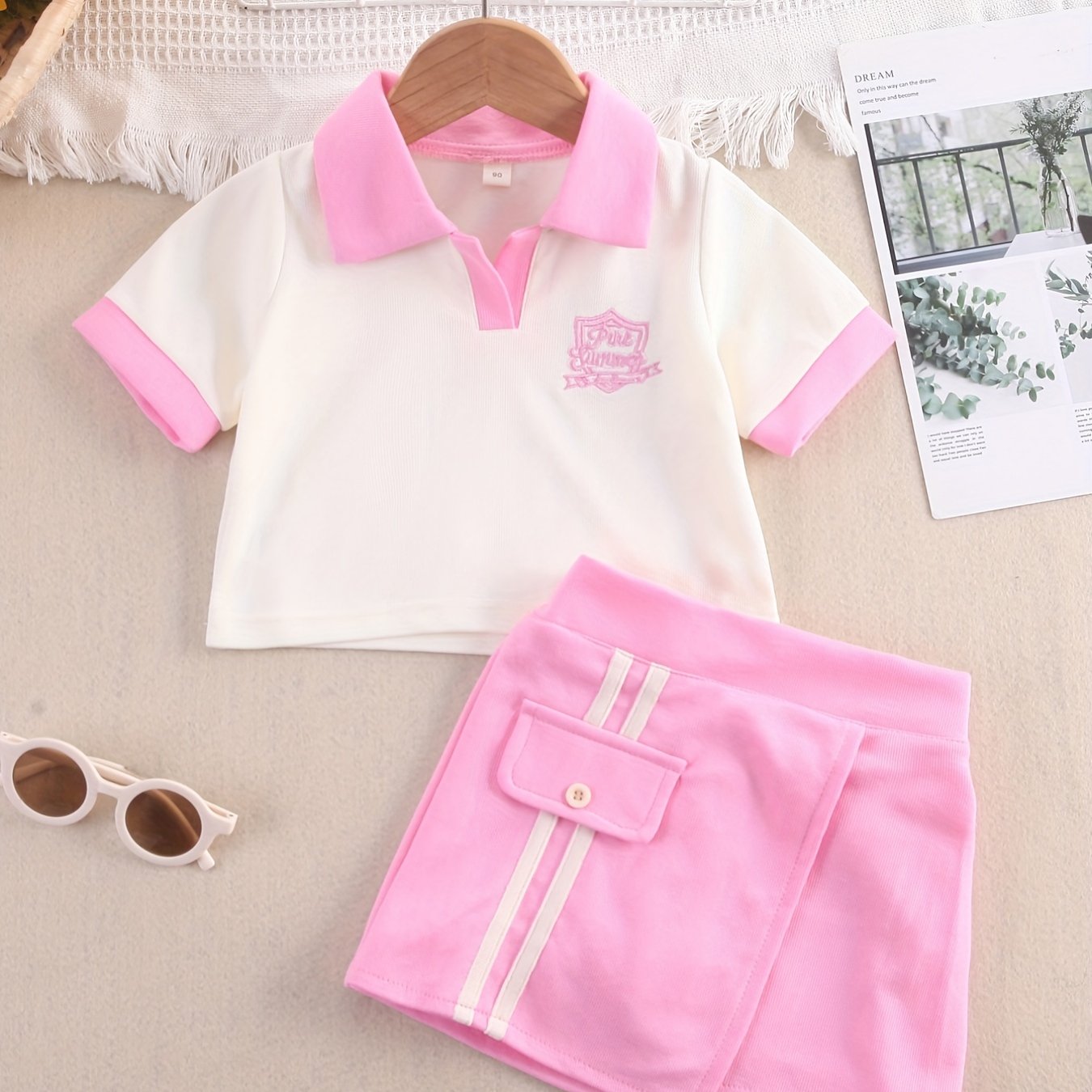 Girls Kids' Cotton College Style Turnover Collar T-Shirt Set with Fake Pockets and Badge Print