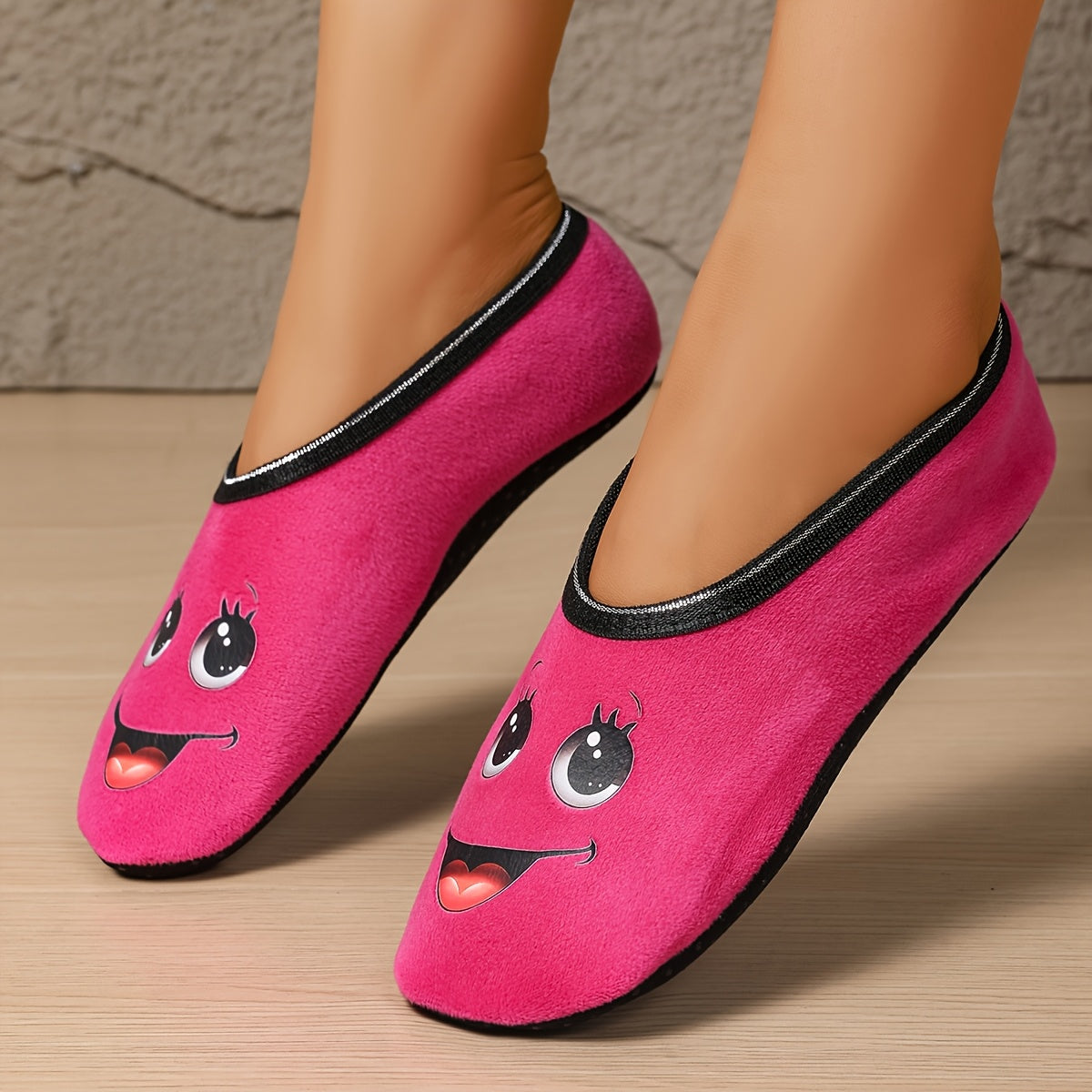 Women's Slip-On Slippers Breathable Fabric Soft Sole Indoor Outdoor Shoes