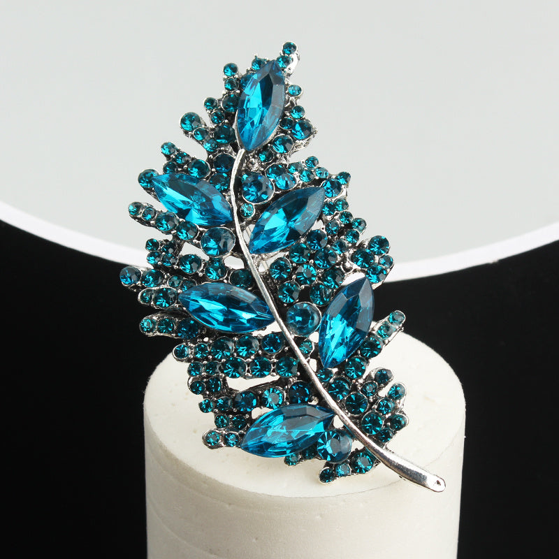 Minimalist Artistic Feather Brooch for Women Stylish Jewelry Accessories