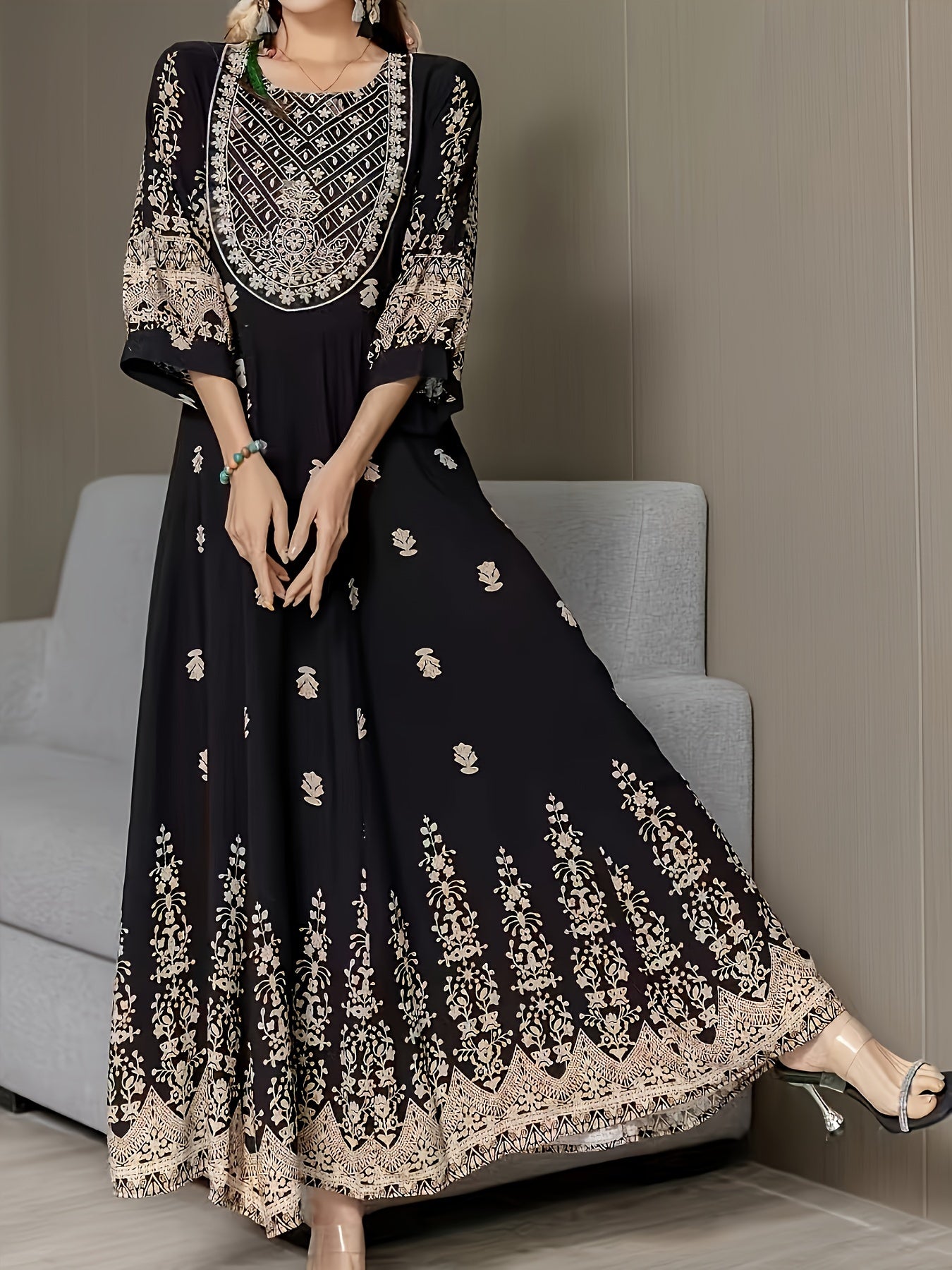 Vestido de poliéster tejido con bordado de Oriente Medio en talla grande con cinturón