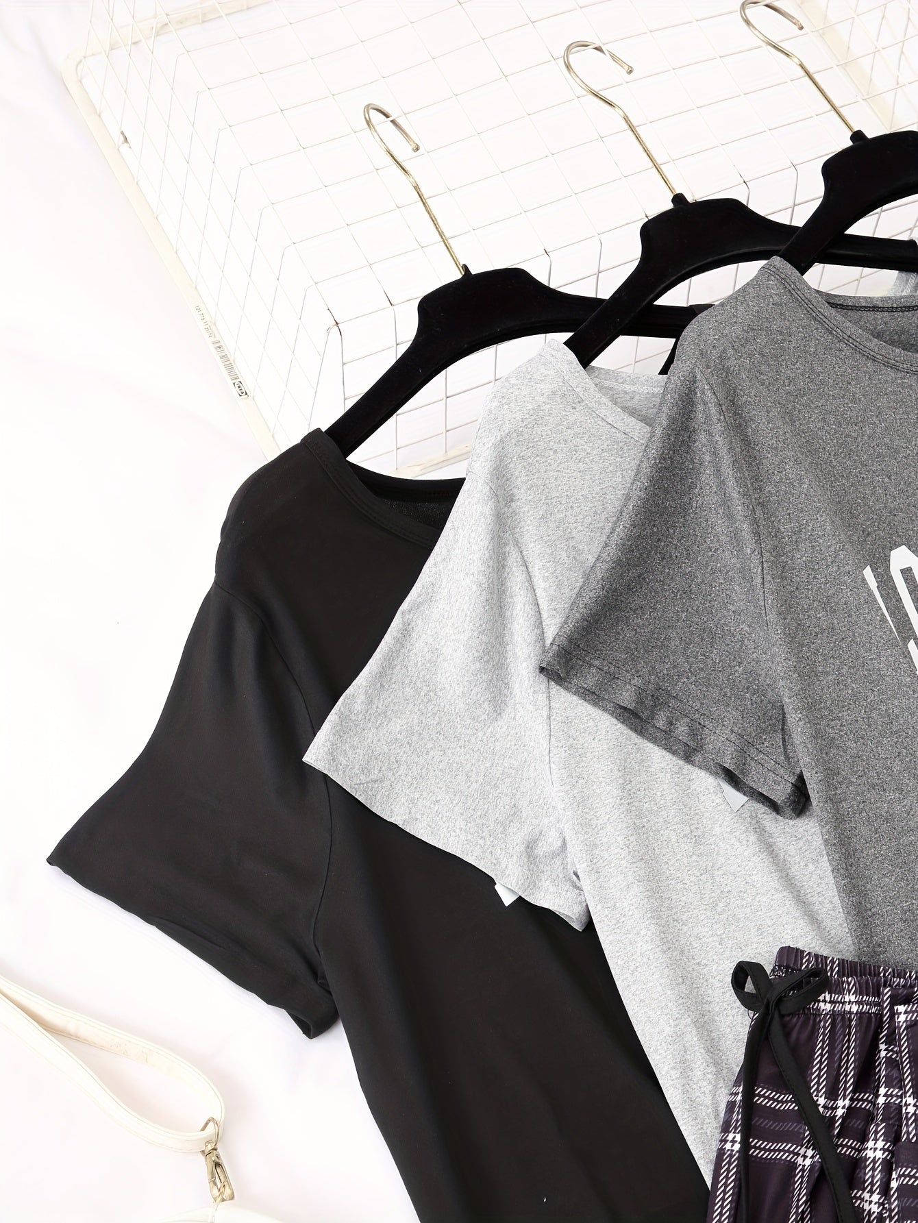 Conjunto de pijama casual de otoño para mujer con patrón de alfabeto y diseño en bloques de color, poliéster tricot con elastano, camiseta de manga corta y pantalones largos