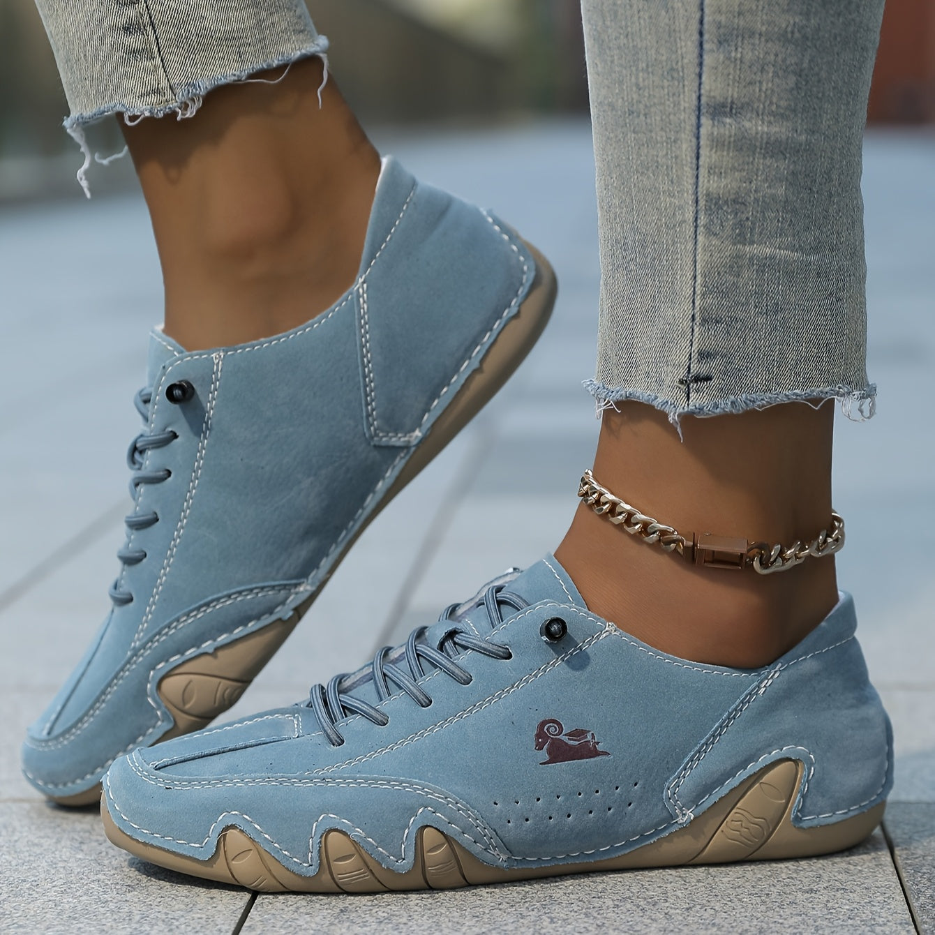 Women's Solid Color Lace Up Sneakers Lightweight Breathable Comfort Shoes