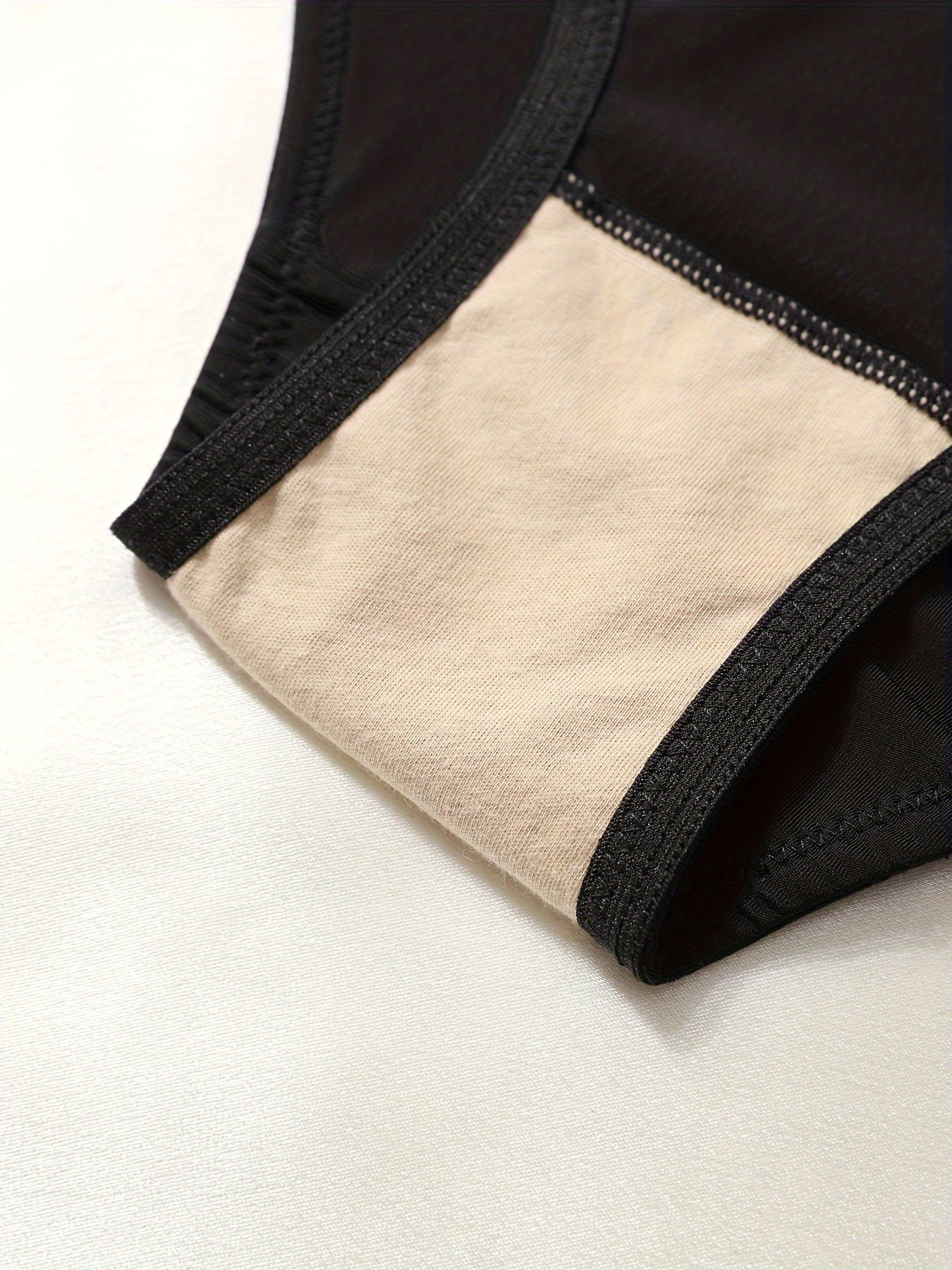 Ayollar uchun sexy plussayz dantel ichki kiyim to'plami, og'ziga o'pish lablari tikuvlari, qoplamasiz brass, va o'rtacha beldagi ichki kiyim.