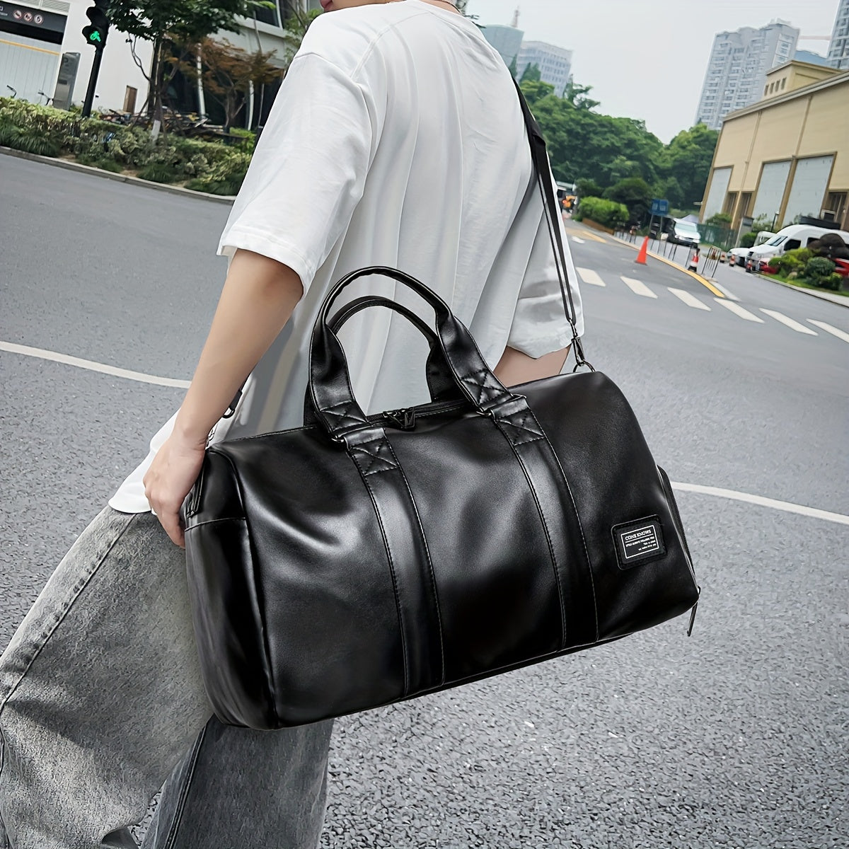 Men's Large Capacity Crossbody Bag with Wet and Dry Separation for Fitness and Business Trips