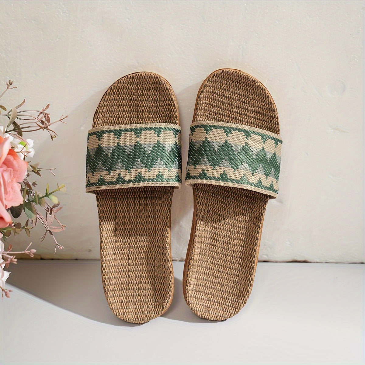 Women's Straw Slides Casual Open Toe Summer Shoes Lightweight Beach Sandals