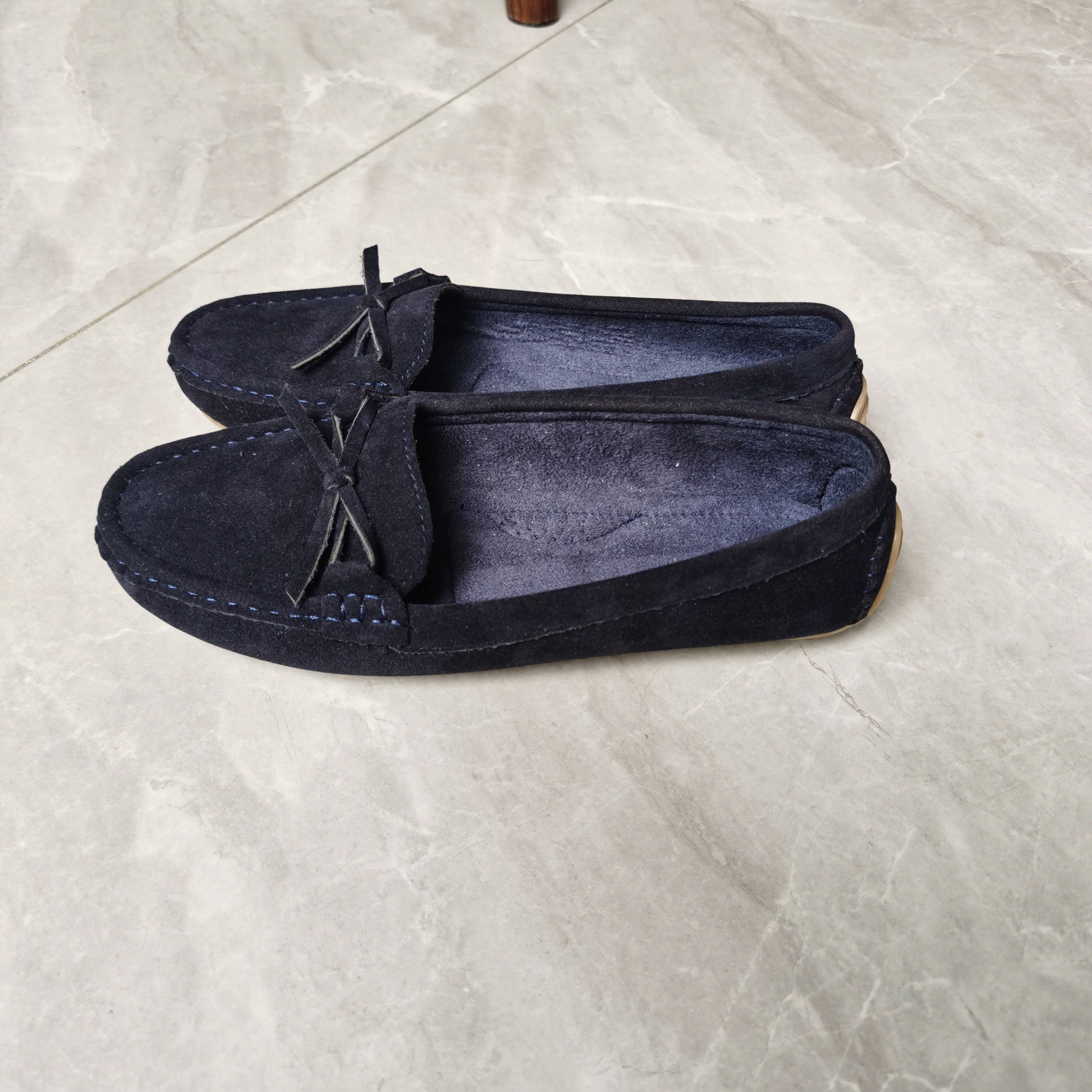 Ретро плоские лоферы с бантом, стиль с легким надеванием и мягкой подошвой для повседневной носки.