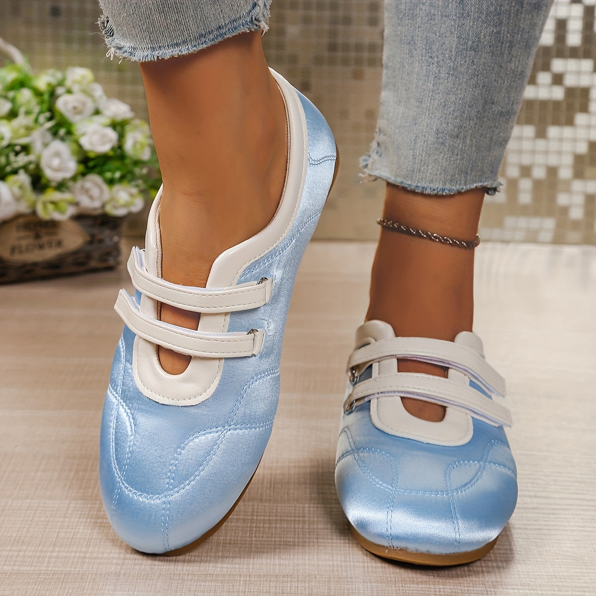Women's Light Blue Retro Mary Jane Ballet Flats with Adjustable Straps