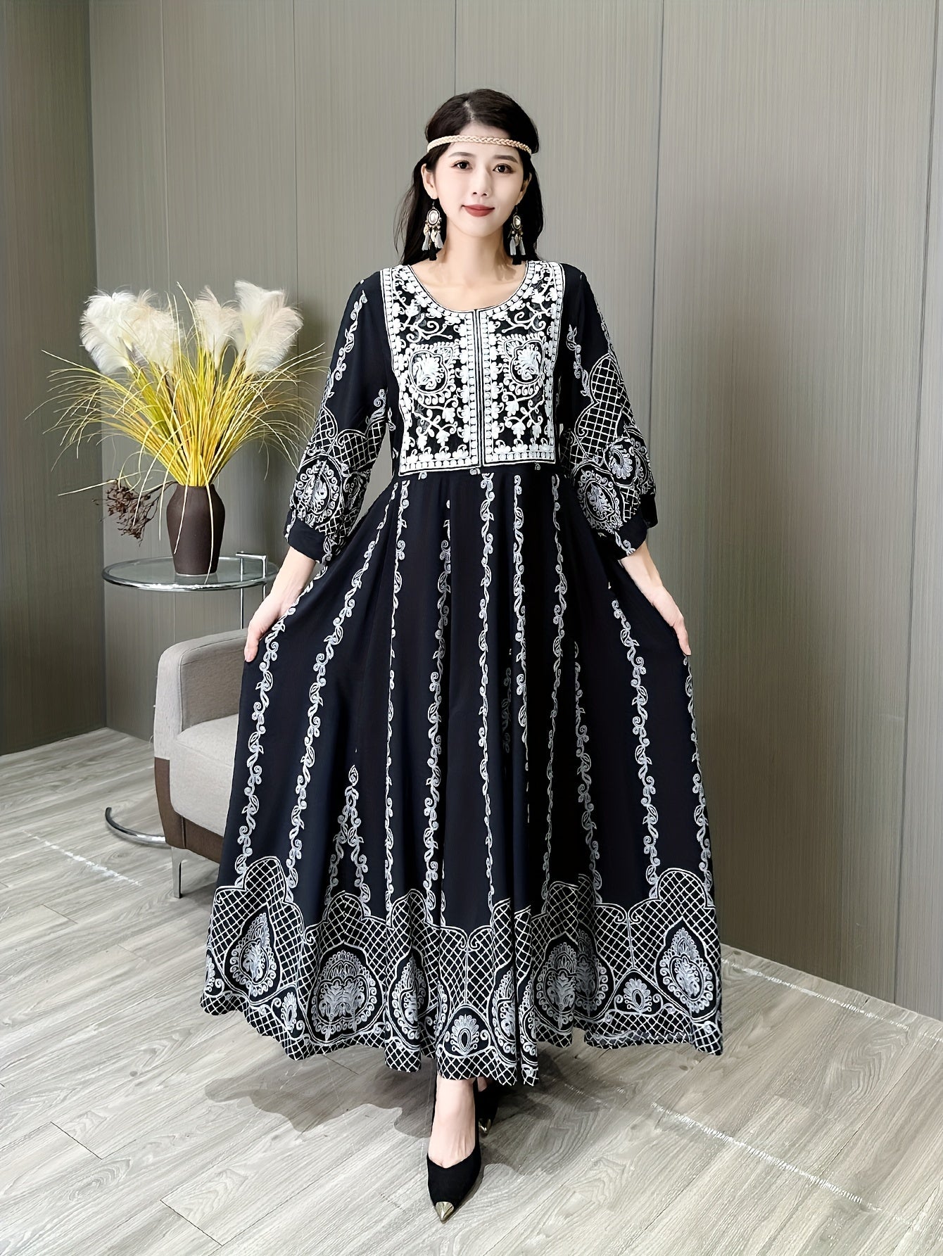 Qora va oq tikilgan kaftan kiyi ta'til uchun plyaj kiyimi Polyester, cho'zilmaydigan