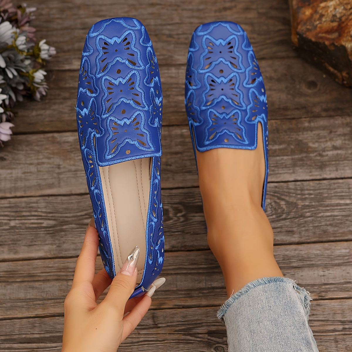 Women's Flat Shoes Square Toe Butterfly Pattern Casual Shoes