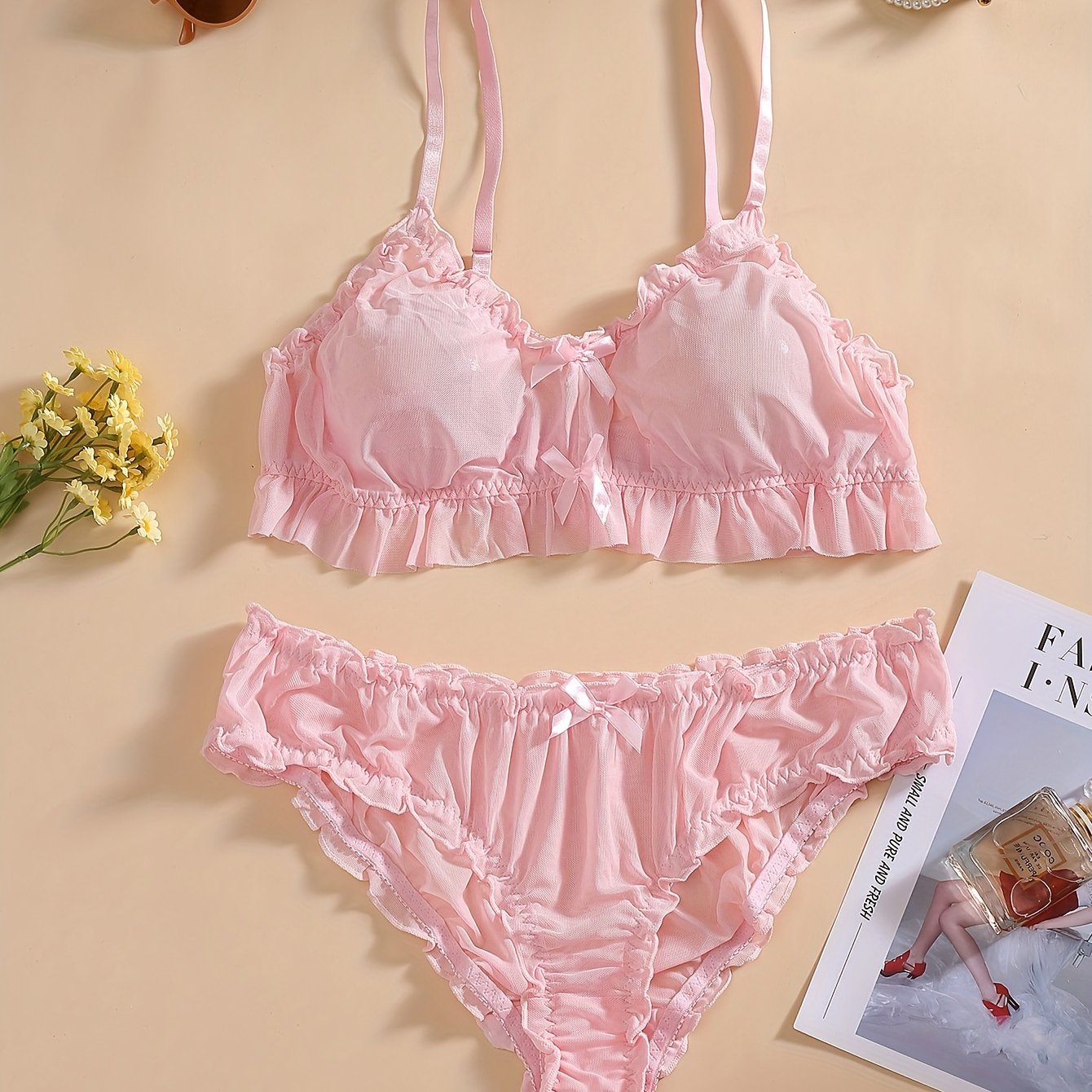 Conjunto de lencería floral de encaje para mujer con ribete de volante y sujetador y braga en triángulo adornados con lazo