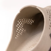 Sandalias slip-on de PVC para hombre con diseño antideslizante y sin dedos, y estampado de letras