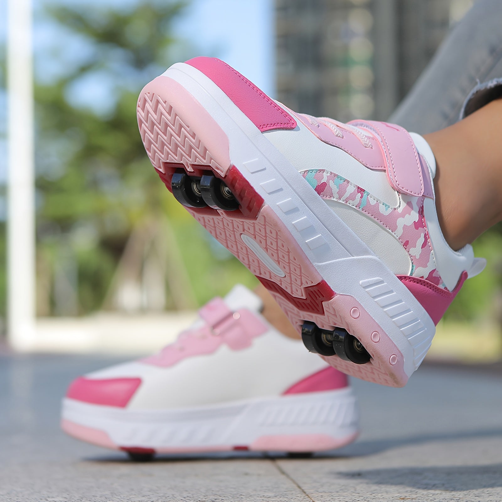 Teen Boys Girls Lightweight Sneakers with Detachable Four-Wheel Roller Skates for Outdoor Casual Sports