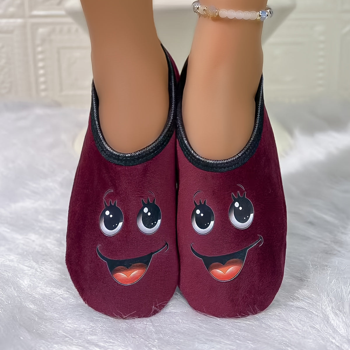 Women's Slip-On Slippers Breathable Fabric Soft Sole Indoor Outdoor Shoes