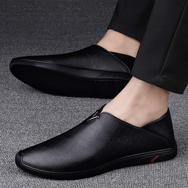 Erkaklar uchun qulay PU teridan yasalgan, sirpanmaydigan, kiyish oson poyabzal.