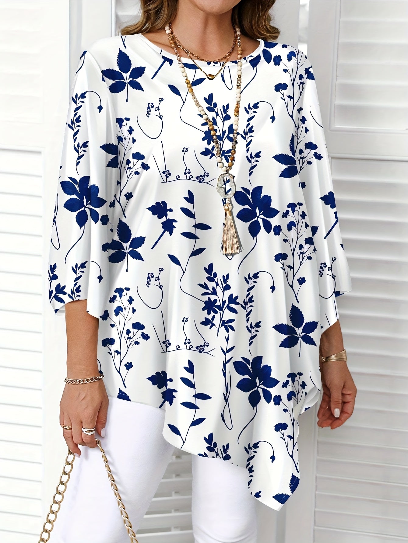 Plus Size Women's Floral Print Blouse Navy Blue White Relaxed Fit Summer Top