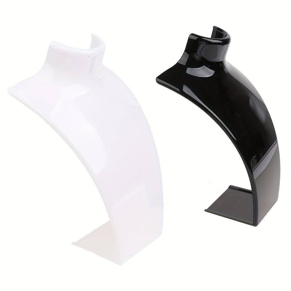 Zargarlik buyumlarini namoyish qilish uchun tokcha, shuningdek, taqinchoqlar va sirg‘alar uchun moda model dizayni