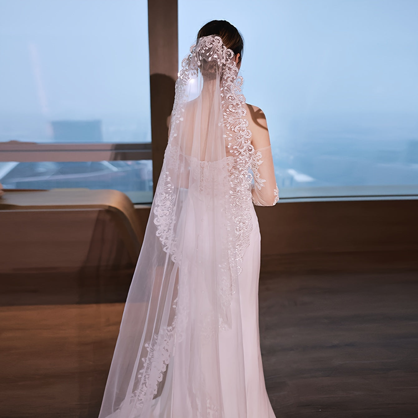 Long Elegant Bridal Veil with Comb Sparkling White Polyester for Weddings