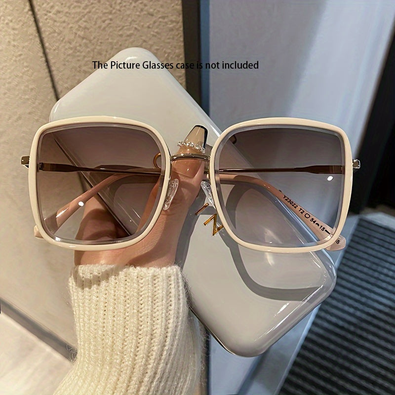 Gradient Square Sunglasses for Men and Women Anti Glare Driving Beach Vacation