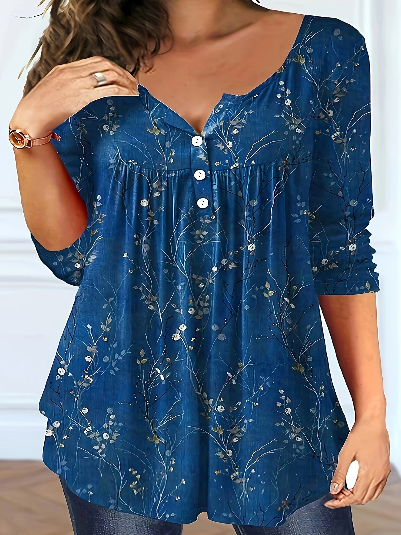 Women's Plus Size Floral Print Ruched V-Neck T-Shirt with Button Details