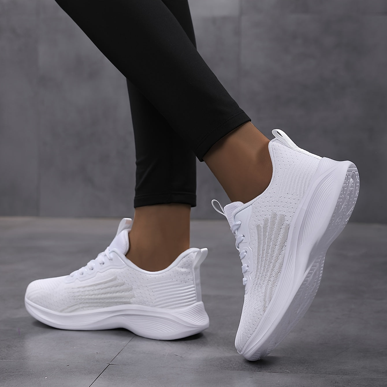 Women's Breathable Knit Lace-Up Low Top Sneakers for Outdoor Sports