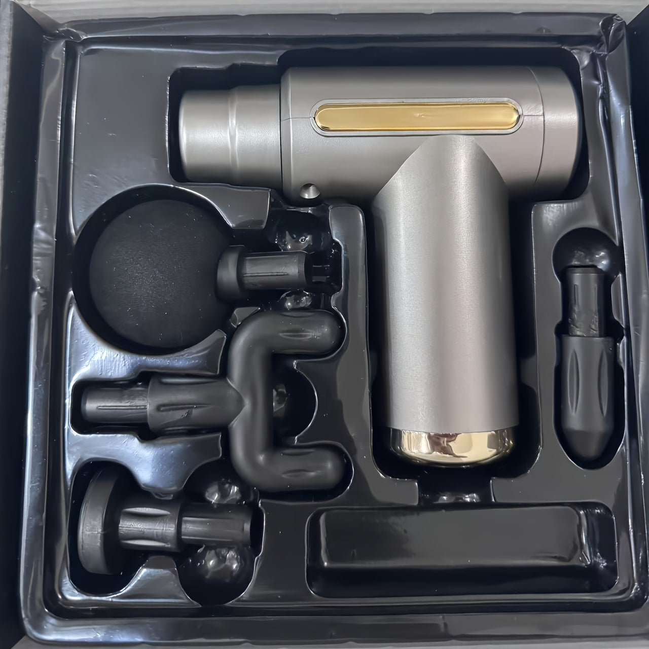 1 dona USB orqali zaryadlanadigan mushak massaj qilish quroli tananing, orqa va bo'yin og'rig'ini kamaytirish uchun. Bir nechta qo'shimchalar bilan ixcham dizayn. Ota-onalar kuni uchun ideal sovg'a. O'zgaruvchan boshlar. Quvvat rejimi: USB.