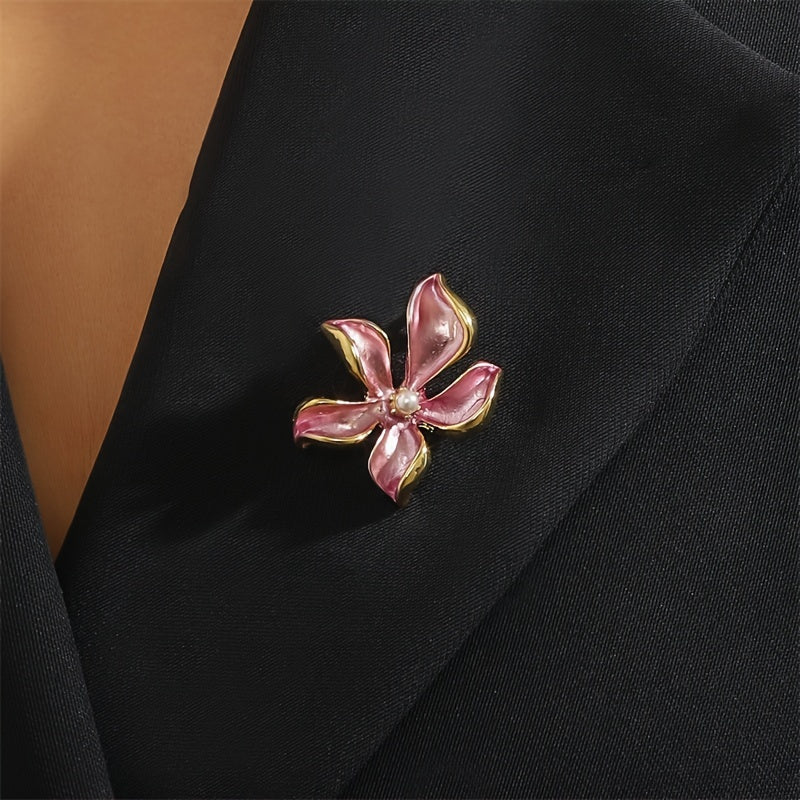 Ayollar kiyimlari uchun sun'iy marjon bilan pushti gilos gullari broshuri