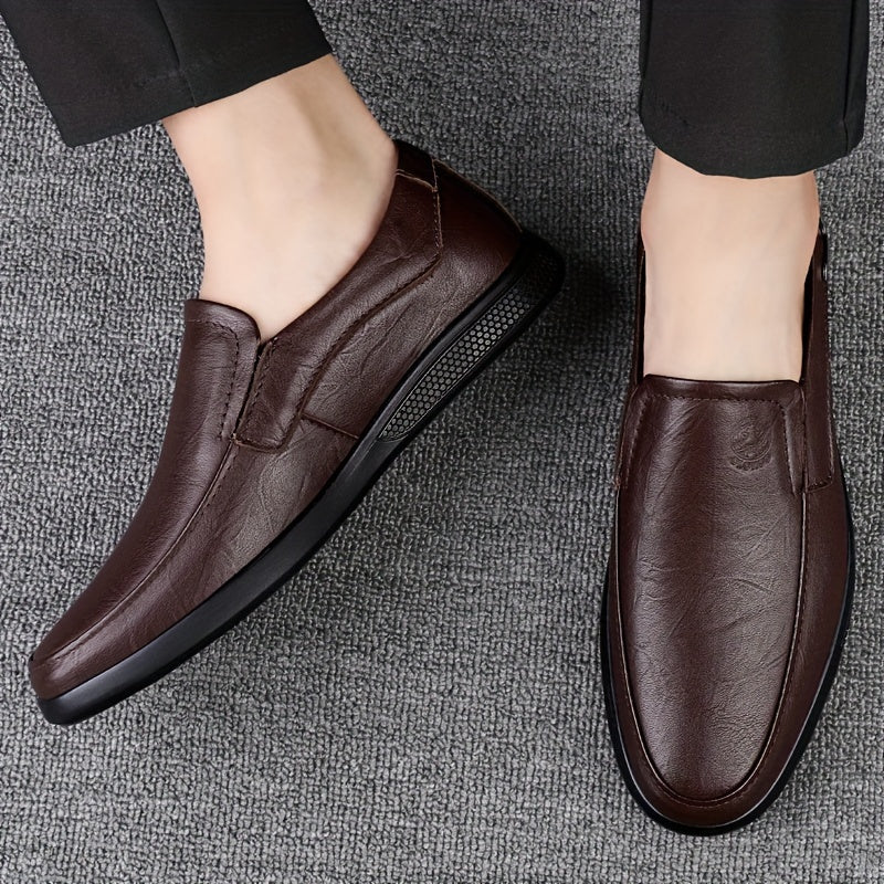 CLOHOO Erkaklar Slip-On Loaferlari: Yumshoq charm, kauchuk taglik, kundalik norasmiy kiyim uchun mos.