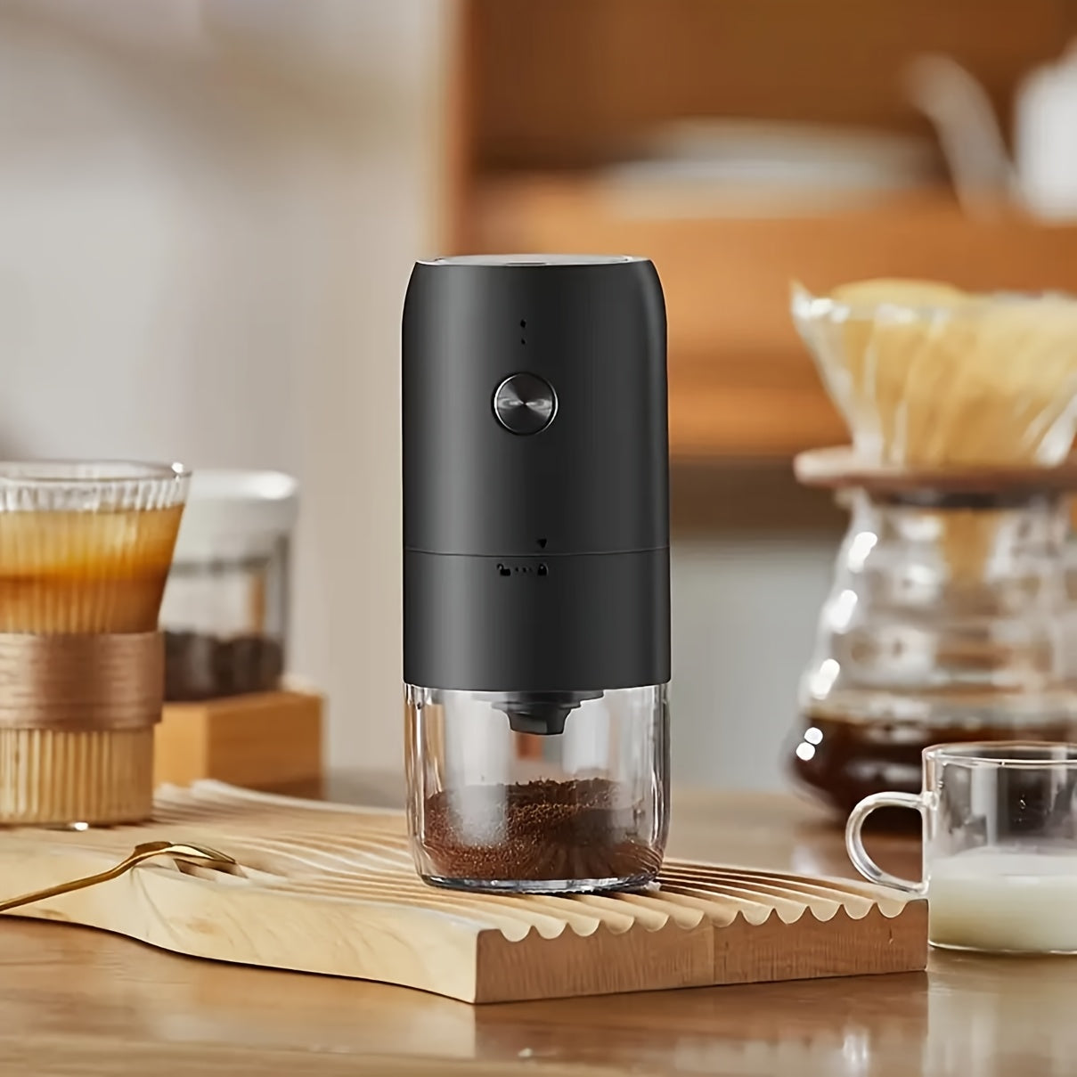 Compact coffee mill with USB charging, adjustable coarseness for grinding coffee, beans, spices for home office travel