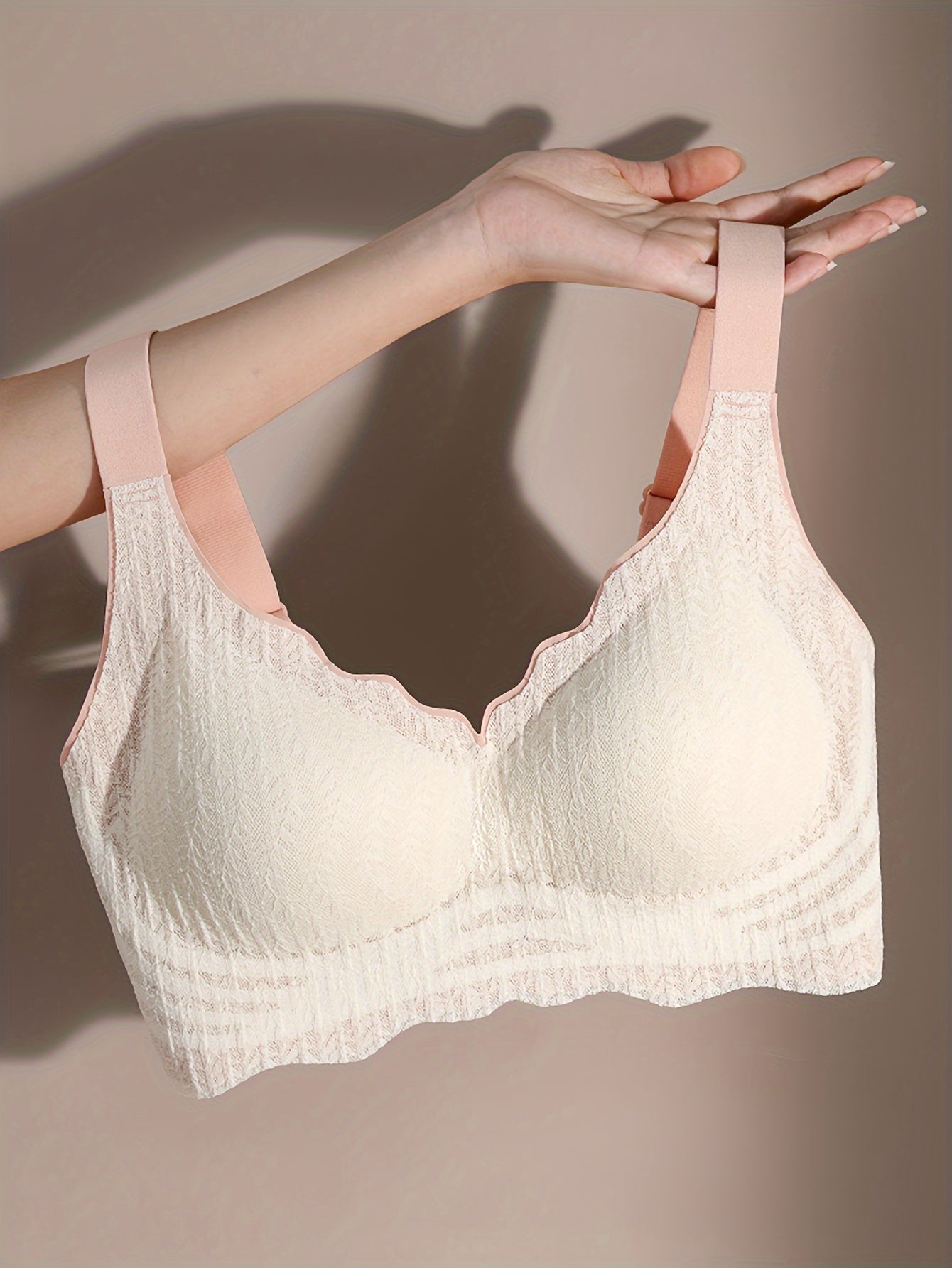 Women's Sports Bra with Side Breast Support and Anti-Sagging Features