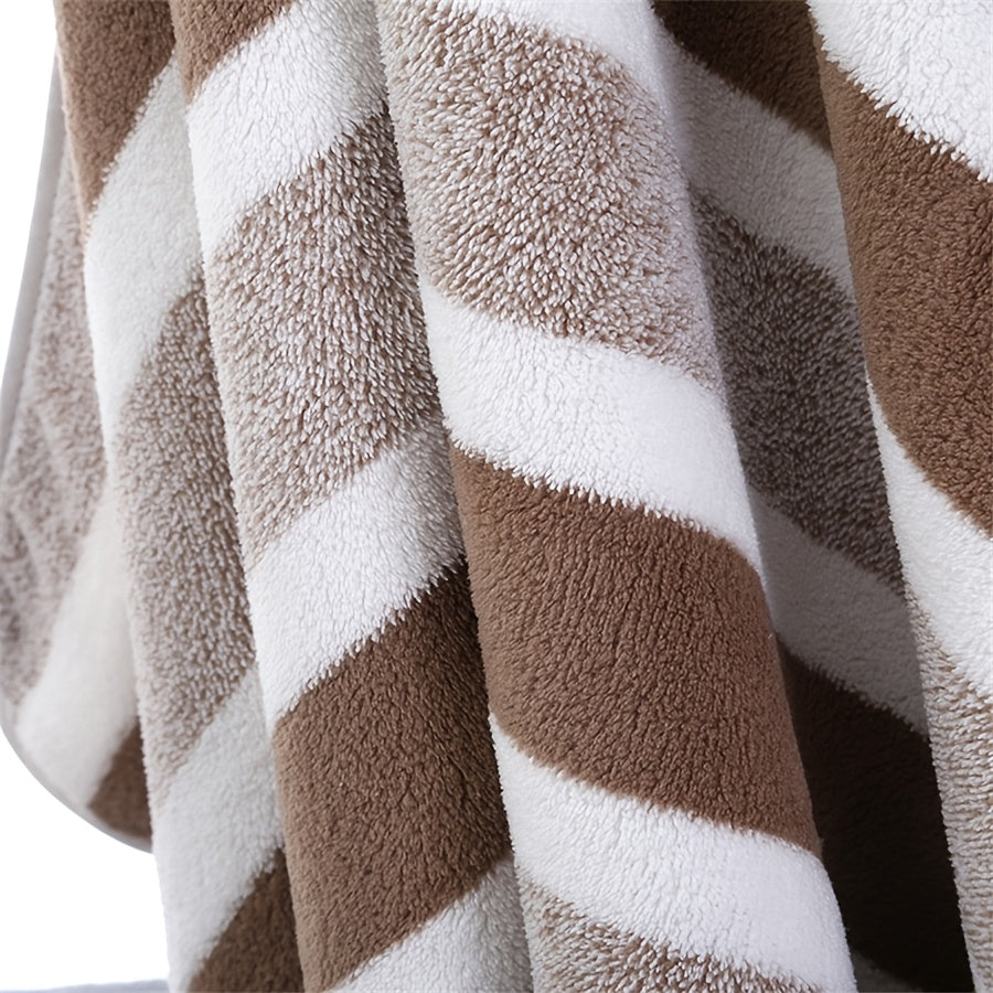 8-Piece Sports Bath Towel Set Narrow Stripes Includes 2 Large 2 Medium 4 Square Towels for Bathroom Spa Fitness